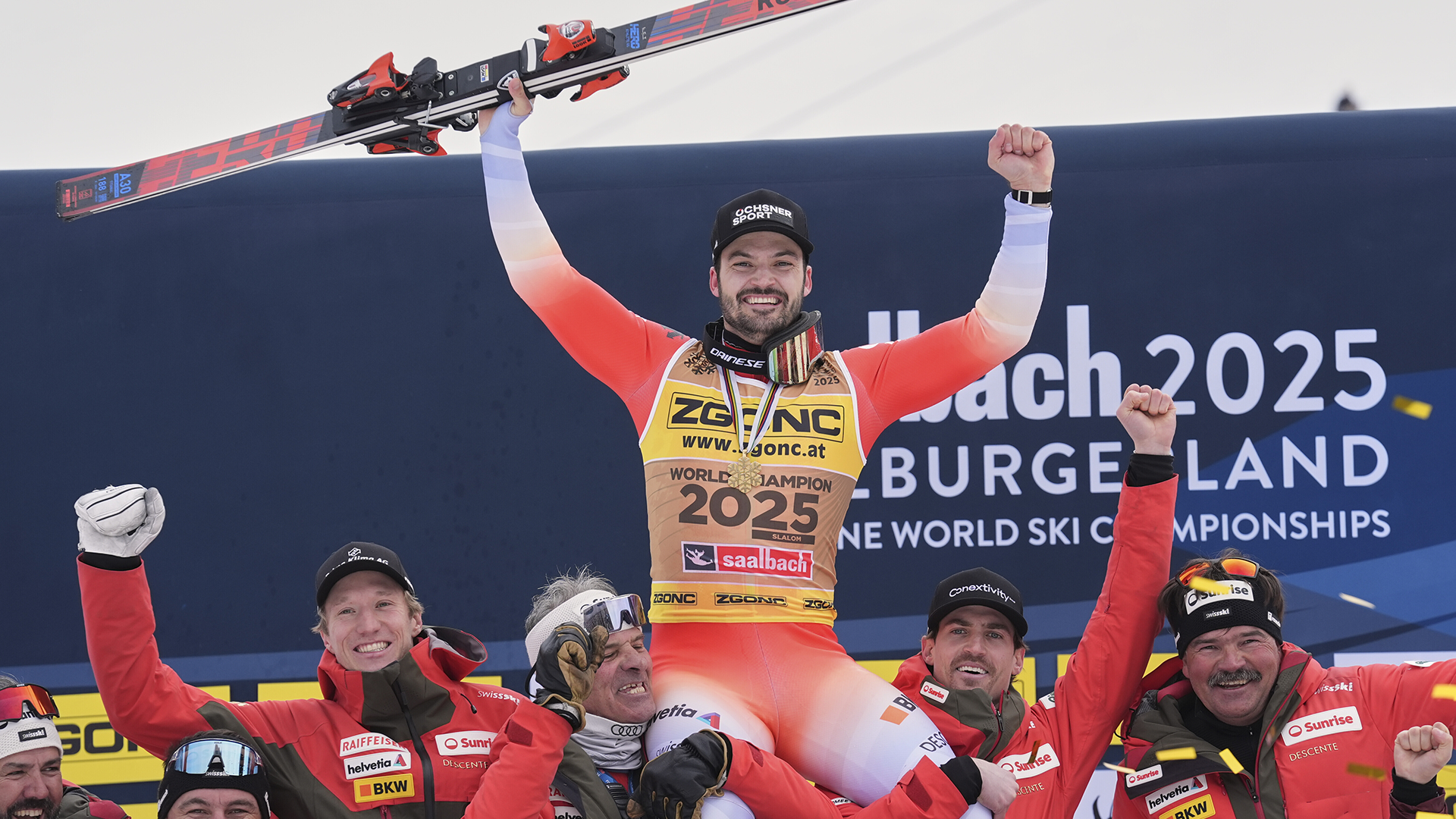 Le Suisse Loïc Meillard gagne le slalom masculin aux Mondiaux de ski