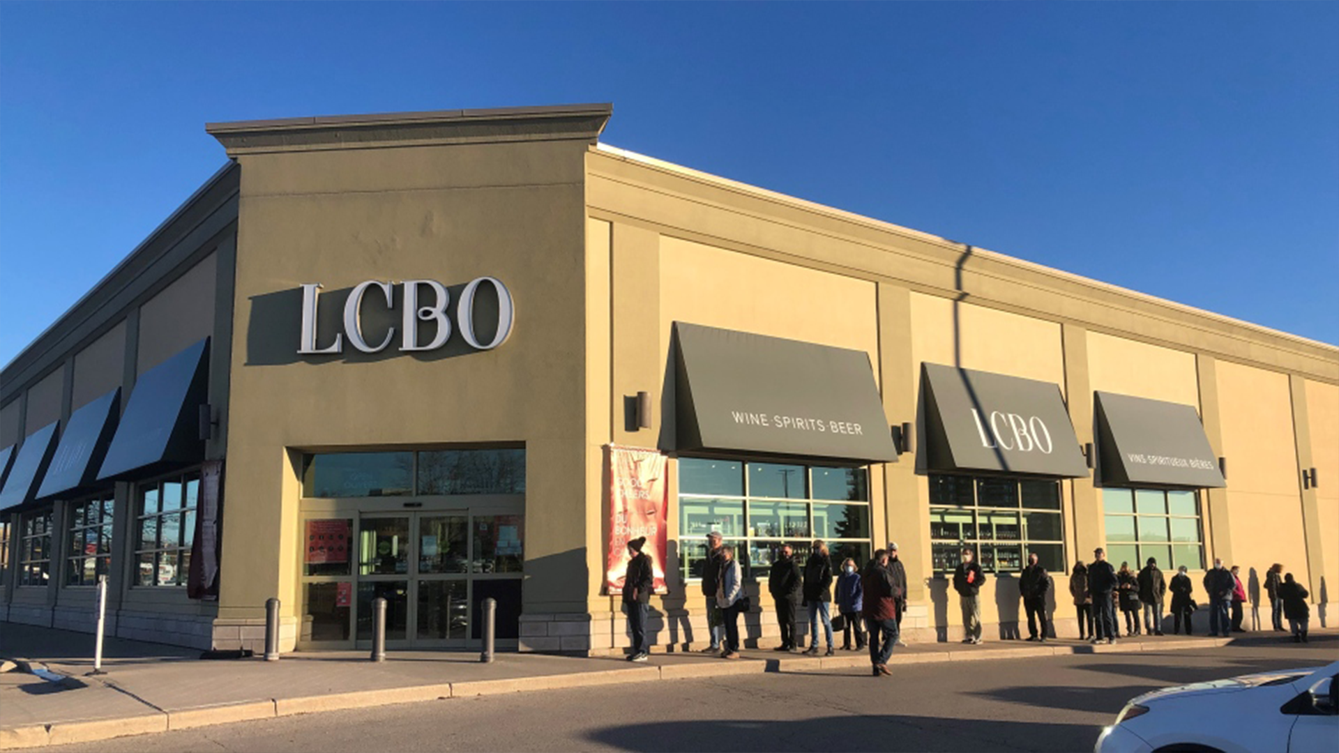 Les tests rapides distribués par la LCBO se sont envolés en moins d'une journée en Ontario.