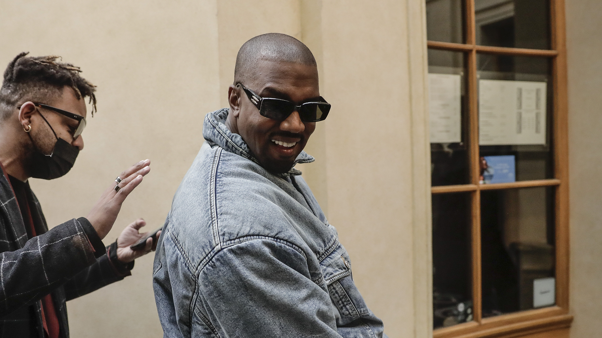 Kanye West assistait à un défilé à Paris, la semaine dernière.