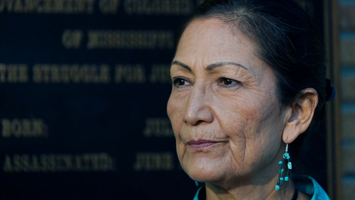 Deb Haaland, Secretaire à l'Intérieur des États-Unis.