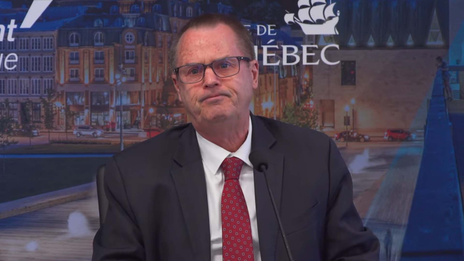 Michel Samson, vérificateur général de la Ville de Québec a déposé le rapport de vigie sur le projet de tranway