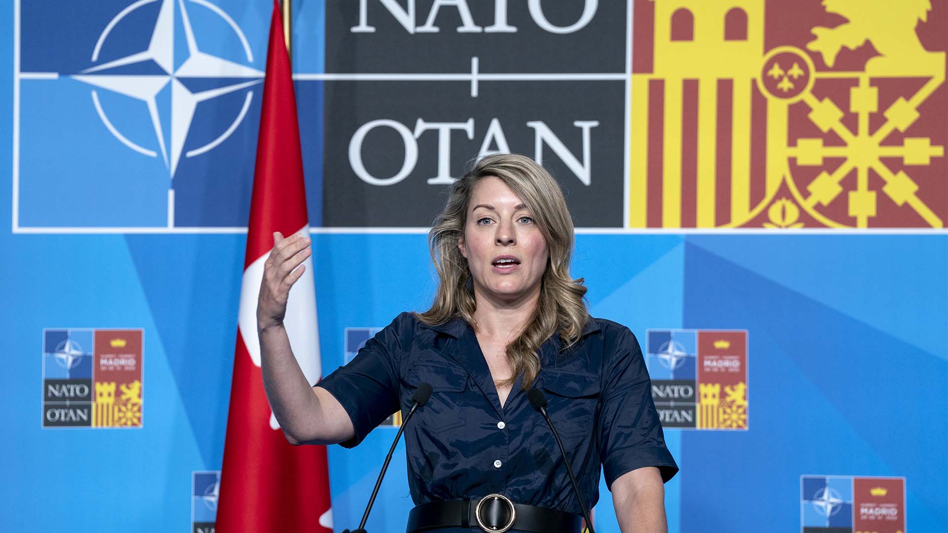 La ministre canadienne des Affaires étrangères, Mélanie Joly, a déclaré dans un communiqué que «la machine de propagande russe doit répondre de ses mensonges».