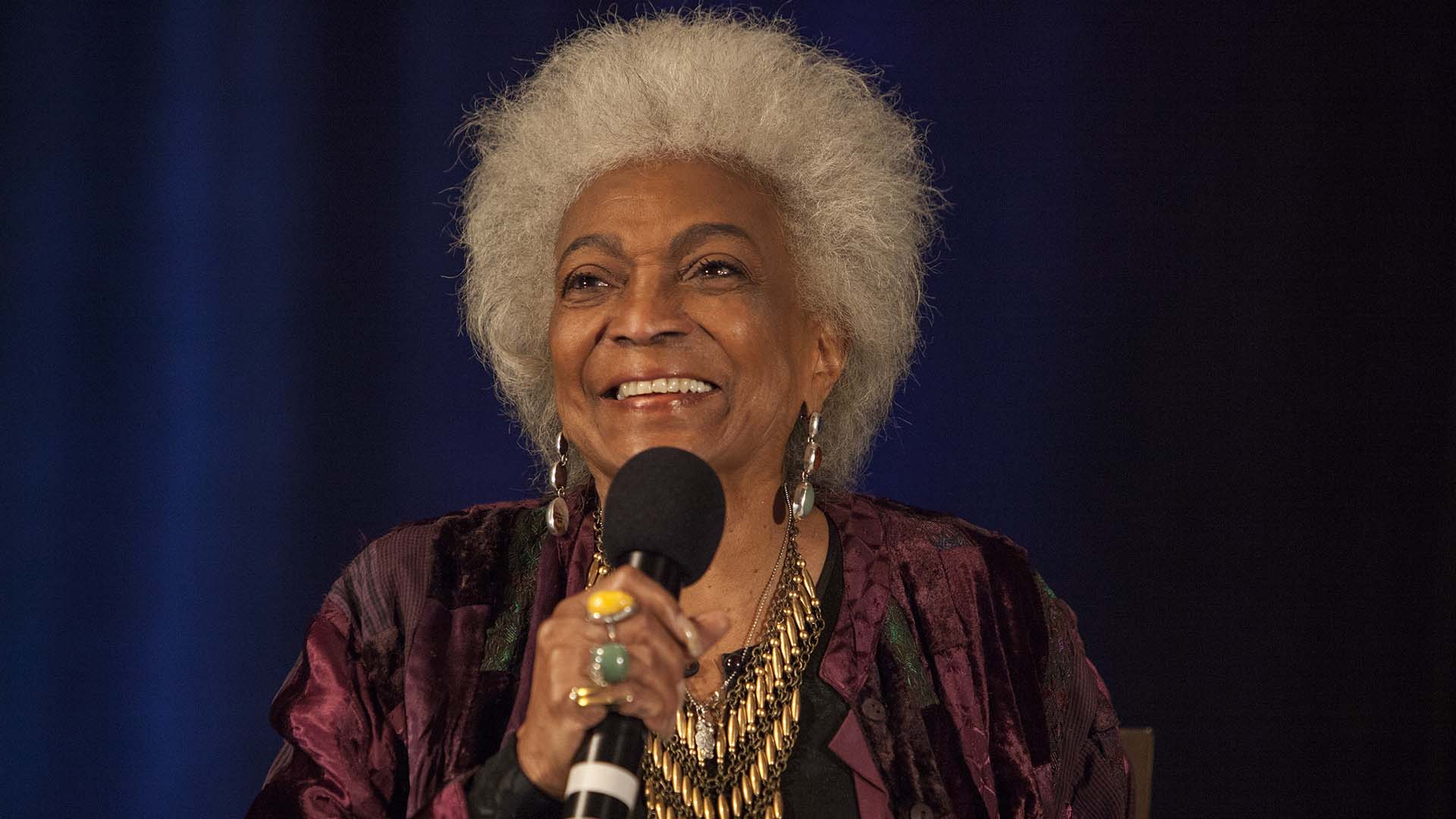 Son fils Kyle Johnson a déclaré que Nichelle Nichols était décédée samedi à Silver City, au Nouveau-Mexique.