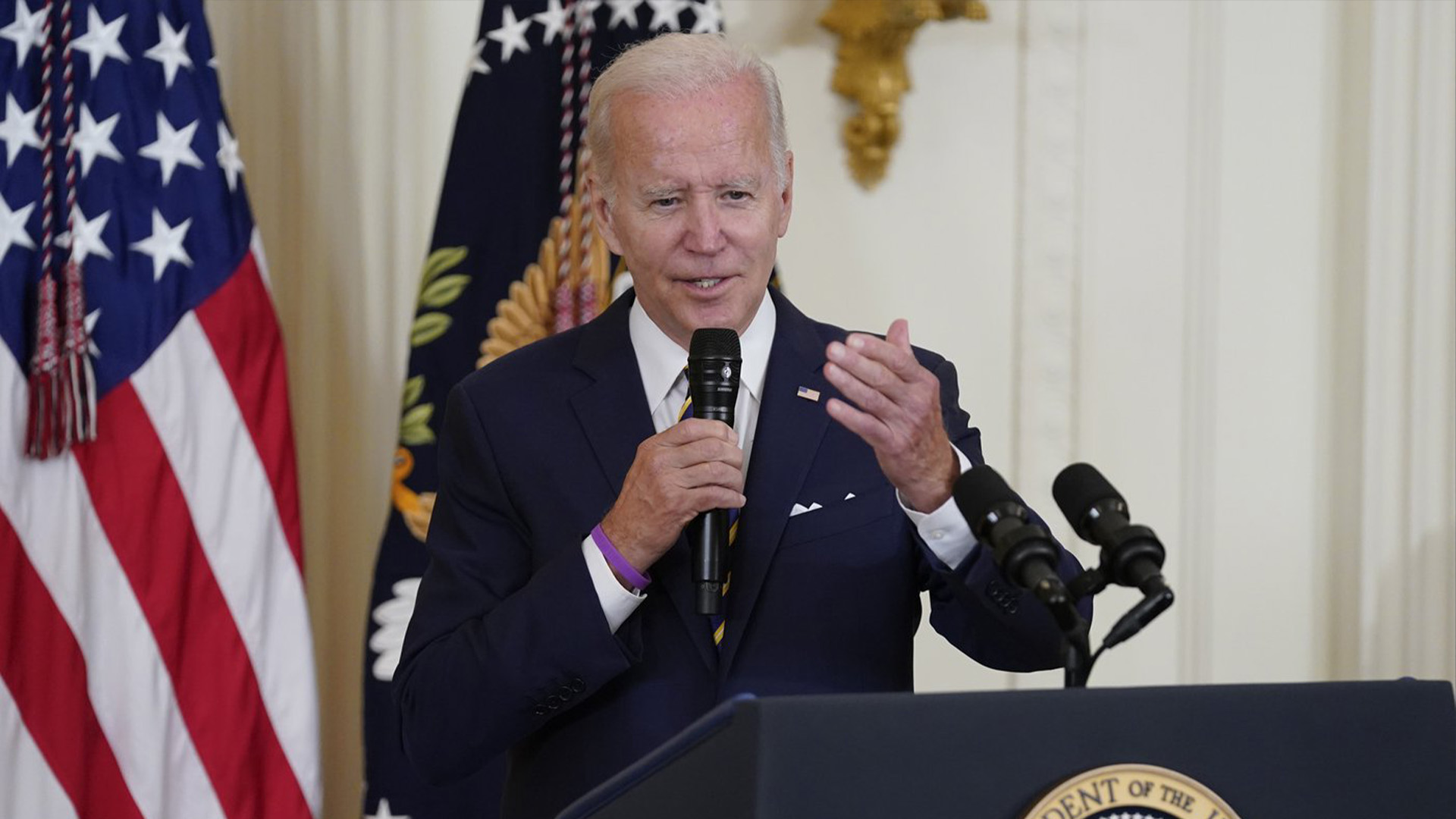 Le président Joe Biden prend la parole lors d'un événement dans la salle Est de la Maison Blanche, le 10 août 2022, à Washington.