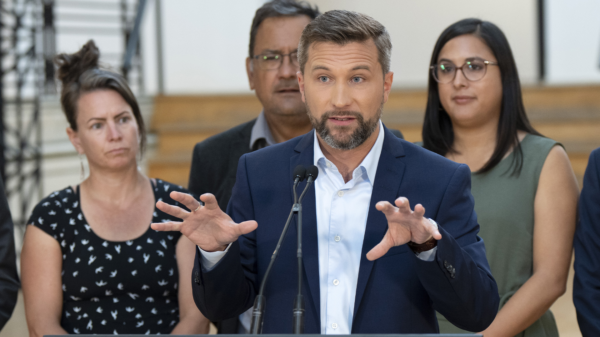 Le chef Gabriel Nadeau-Dubois a prévu débuter la journée à Montréal pour parler du coût de la vie avant de se diriger vers Québec pour prendre part à un rassemblement militant.