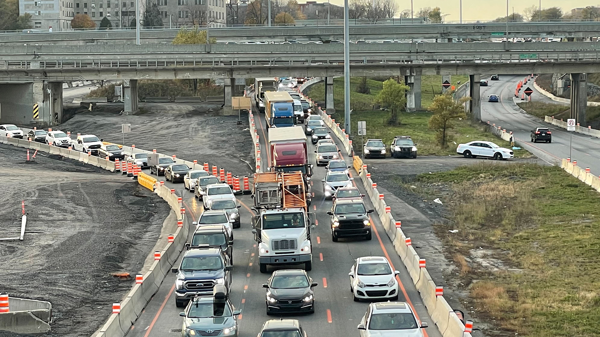 Le retour vers la Rive-Sud a été particulièrement difficile pour les automobilistes devant emprunter le pont-tunnel Louis-Hyppolite-La Fontaine, mercredi.