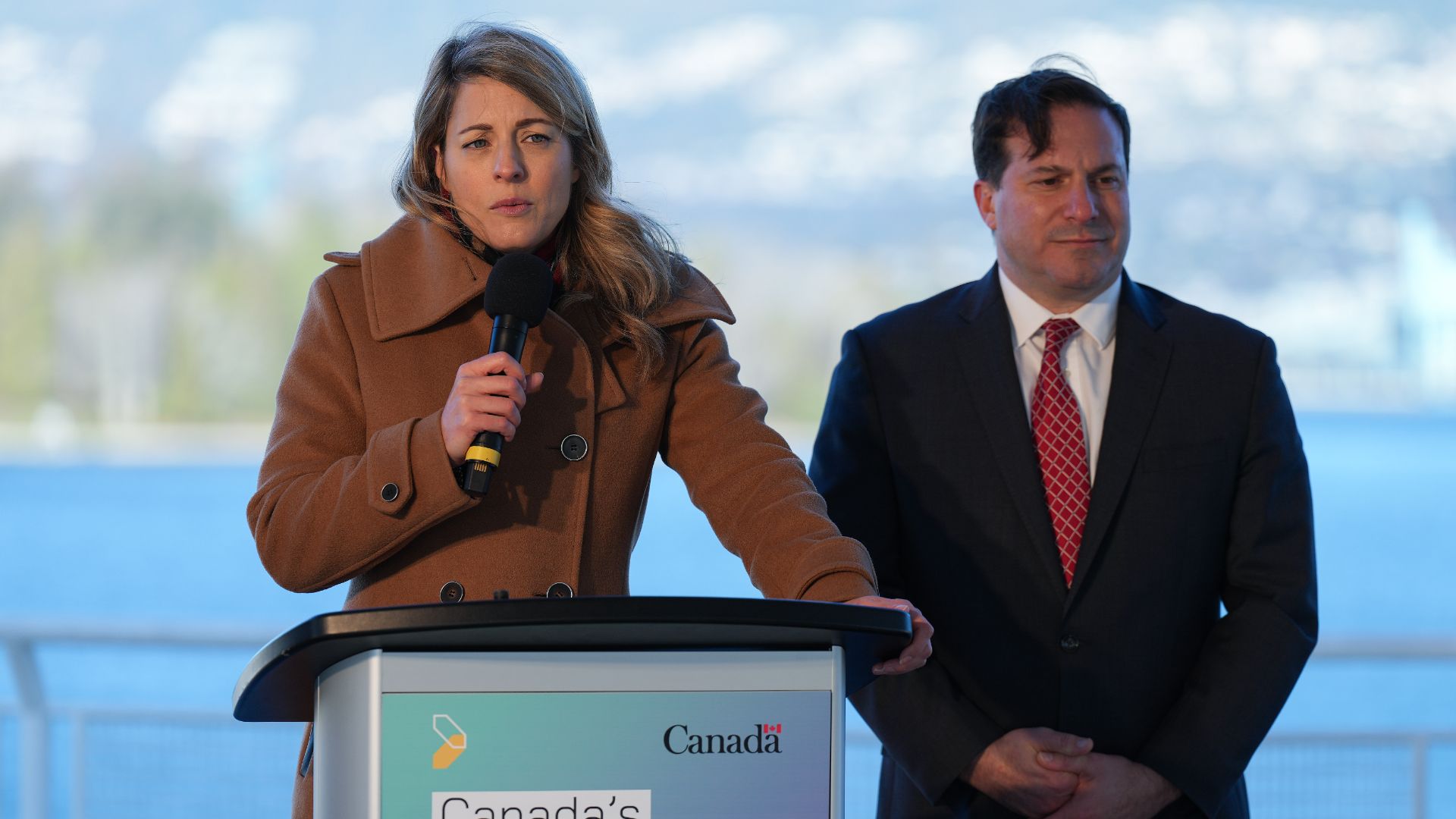 La ministre des Affaires étrangères, Mélanie Joly, à Vancouver, dimanche.