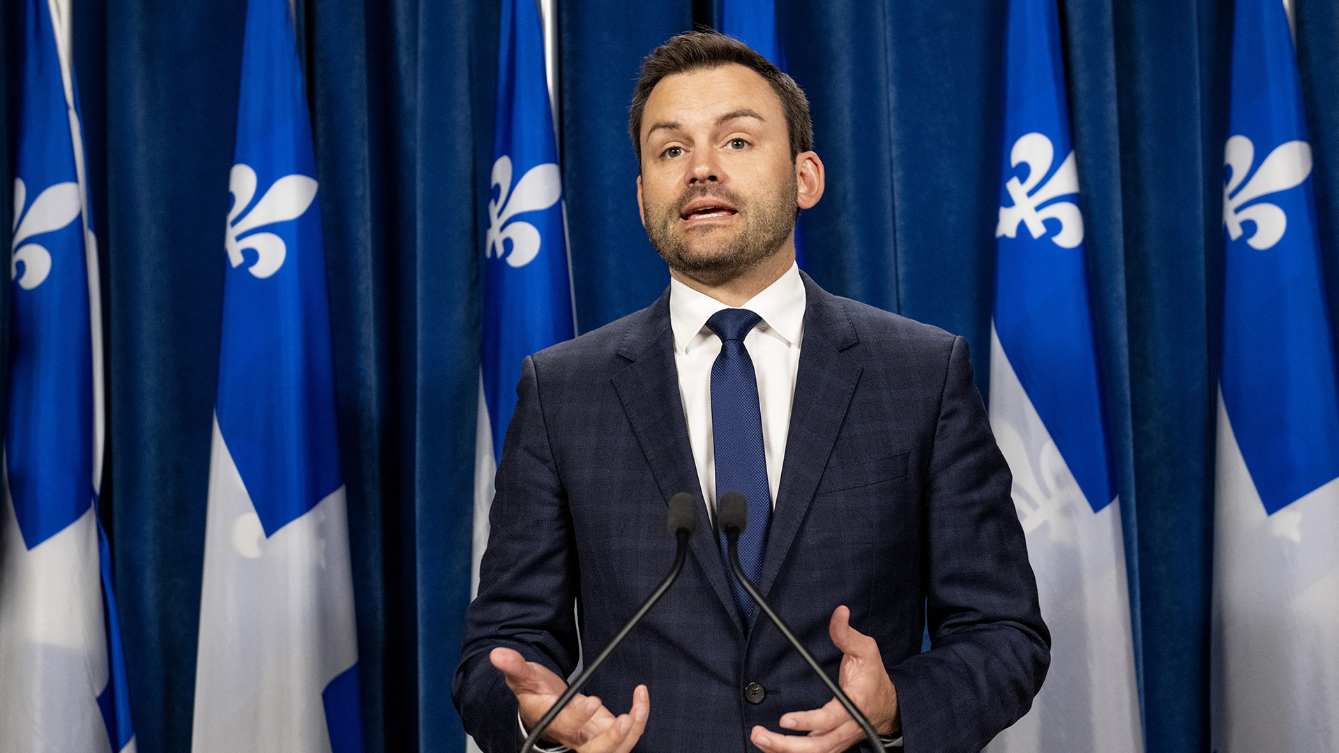 Le chef du Parti québécois, Paul St-Pierre Plamondon, annonce que son parti donne son accord aux trois demandes formulées dans une lettre par le chef du Parti conservateur du Québec.