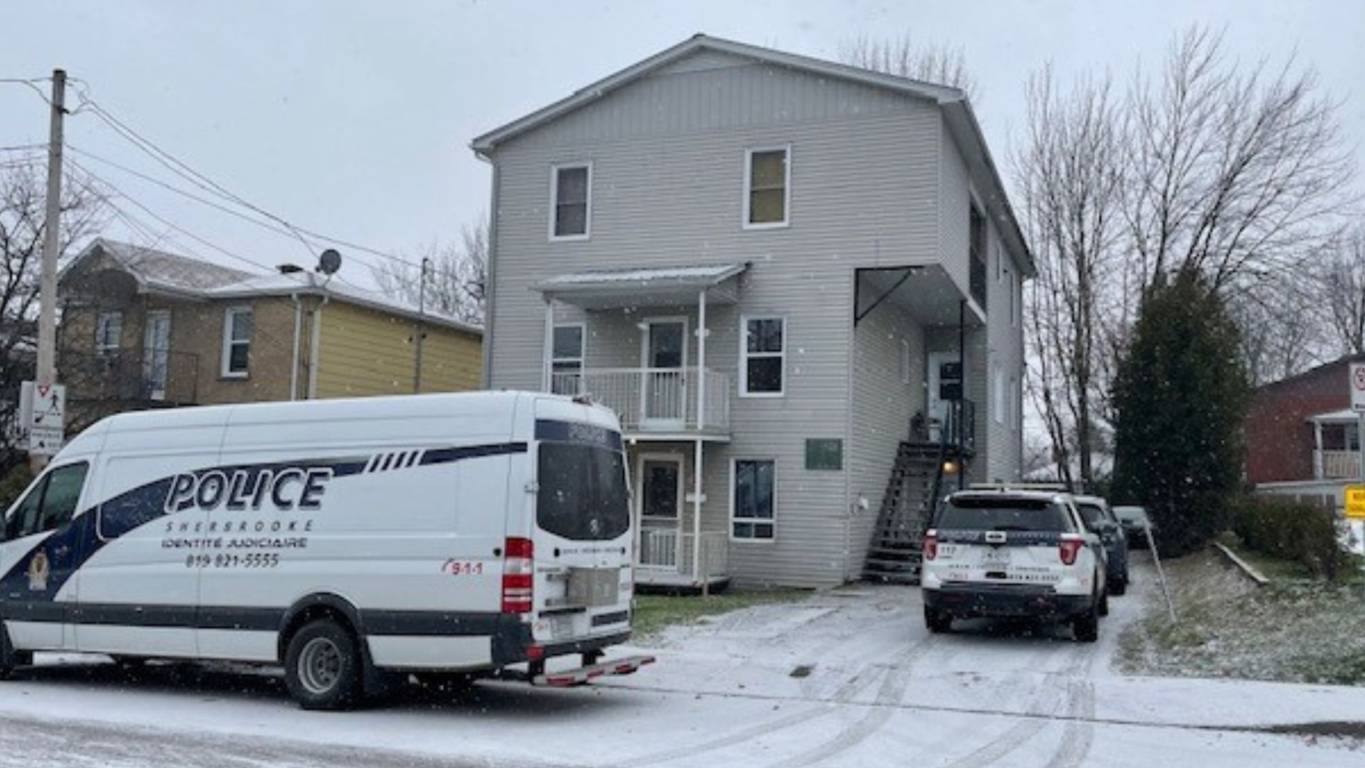 Une perquisition de cannabis est survenue sur la 10e Avenue Sud à Sherbrooke. Cette opération a été réalisée conjointement entre le Service de police de Sherbrooke et la Régie de police de Memphérmagog .