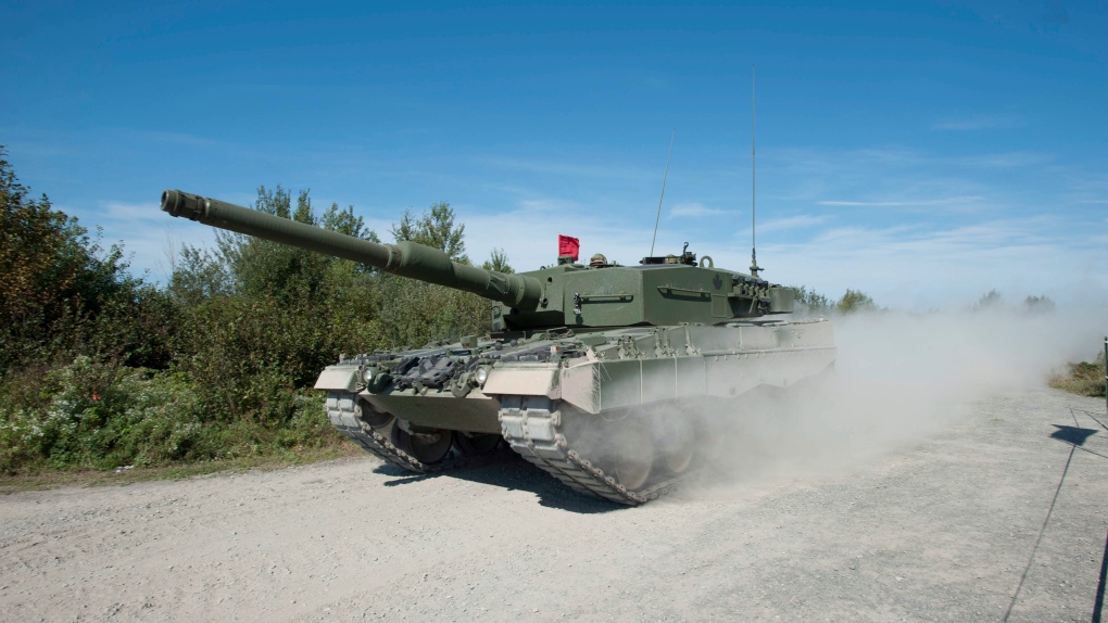 En plus des quatre chars Leopard 2 initiaux, le Canada envisage d'envoyer plus de chars à une date ultérieure.