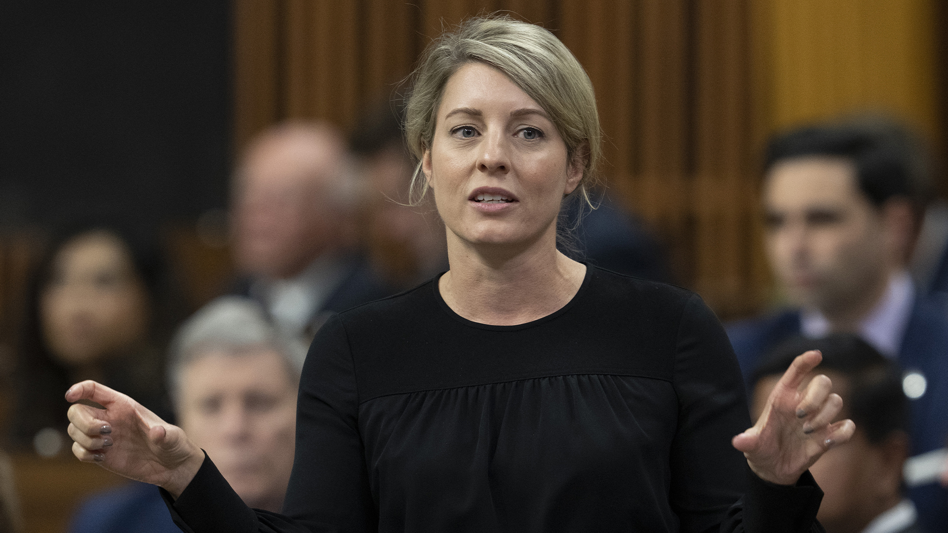 La ministre Joly s'entretiendra également avec des intervenants du milieu des affaires et de la société civile.