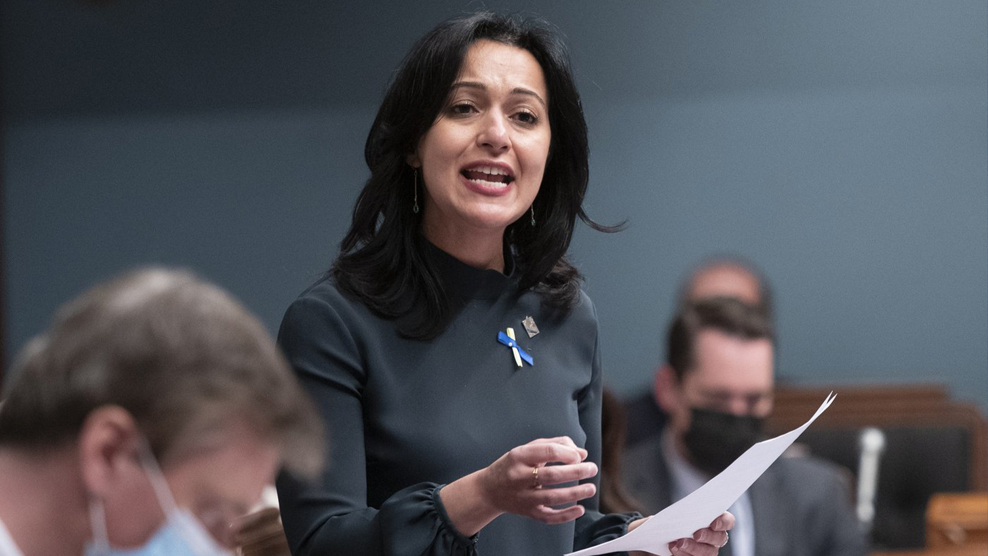 La porte-parole en matière de finances de Québec solidaire, Ruba Ghazal, commente le discours du budget provincial, le mardi 22 mars 2022 à l'Assemblée législative de Québec.