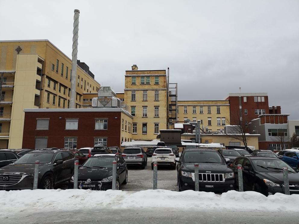 C'est la fin pour les portiers à l'accueil des hôpitaux du Bas-Saint-Laurent.