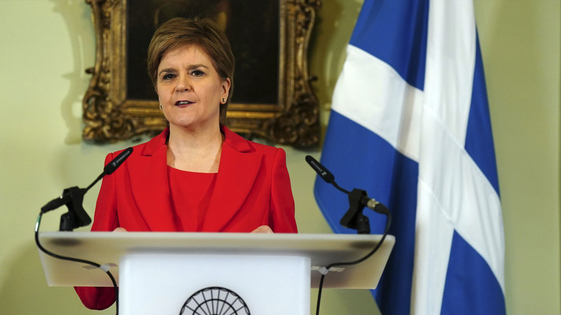 Nicola Sturgeon prend la parole lors d'une conférence de presse à Bute House à Édimbourg, le mercredi 15 février 2023.