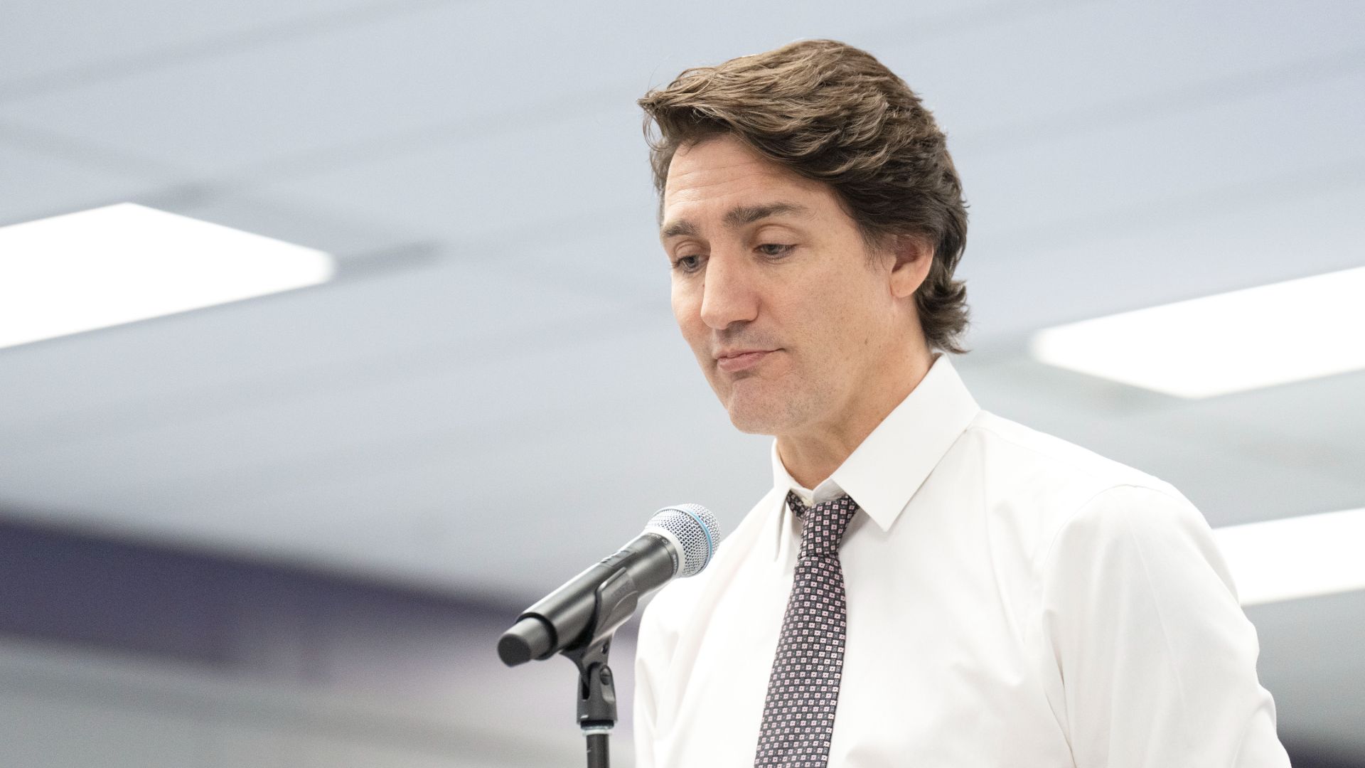 Justin Trudeau a affirmé que se prêter à des «jeux politiques» pour obtenir un avantage partisan contribue à miner la confiance envers leurs institutions.