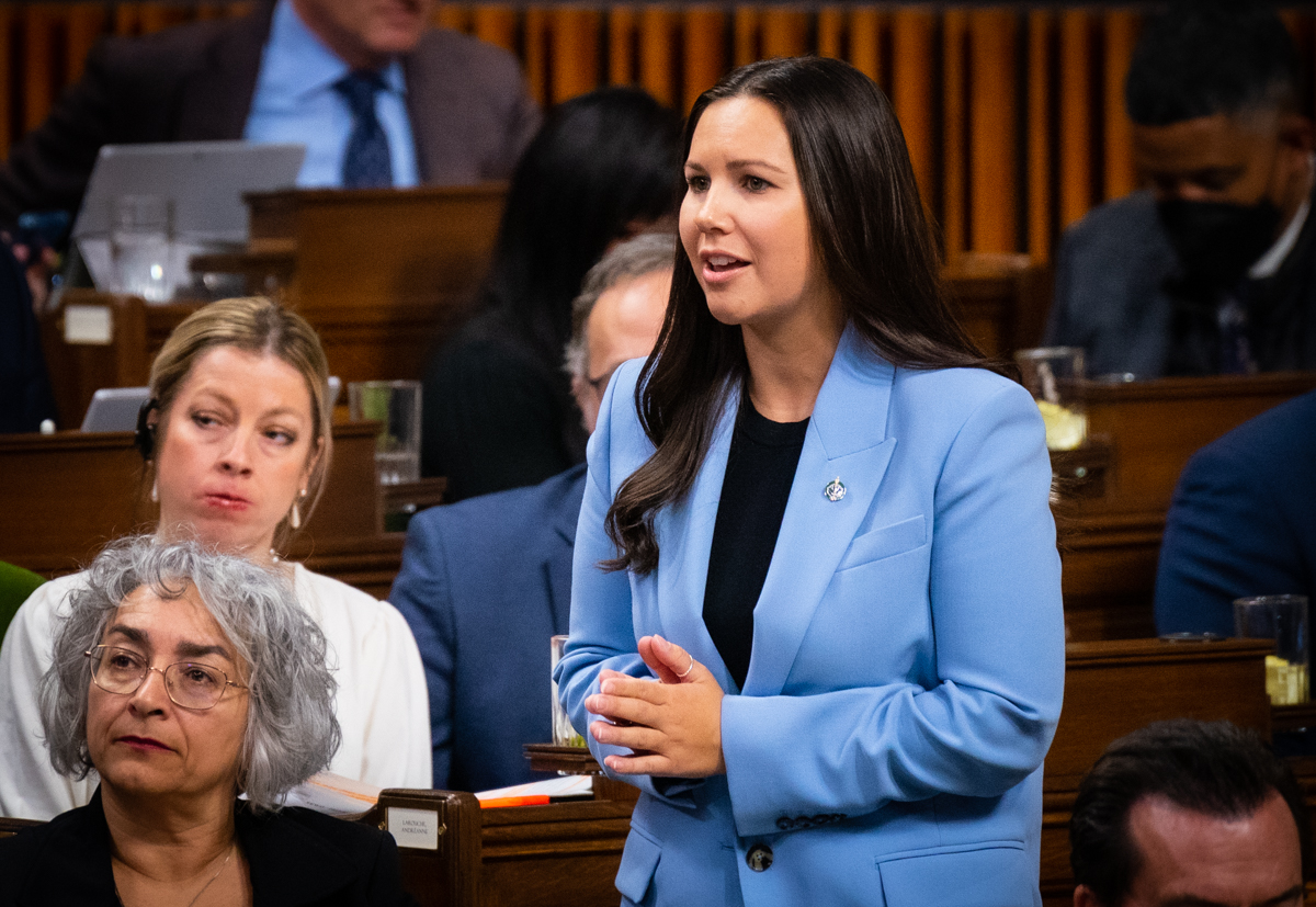 Kristina Michaud se lève en Chambre durant la période des questions / stands up to speak during question Period

 Ottawa, ONTARIO, le 2 February, 2023. 

© HOC-CDC
Credit: Bernard Thibodeau, House of Commons Photo Services