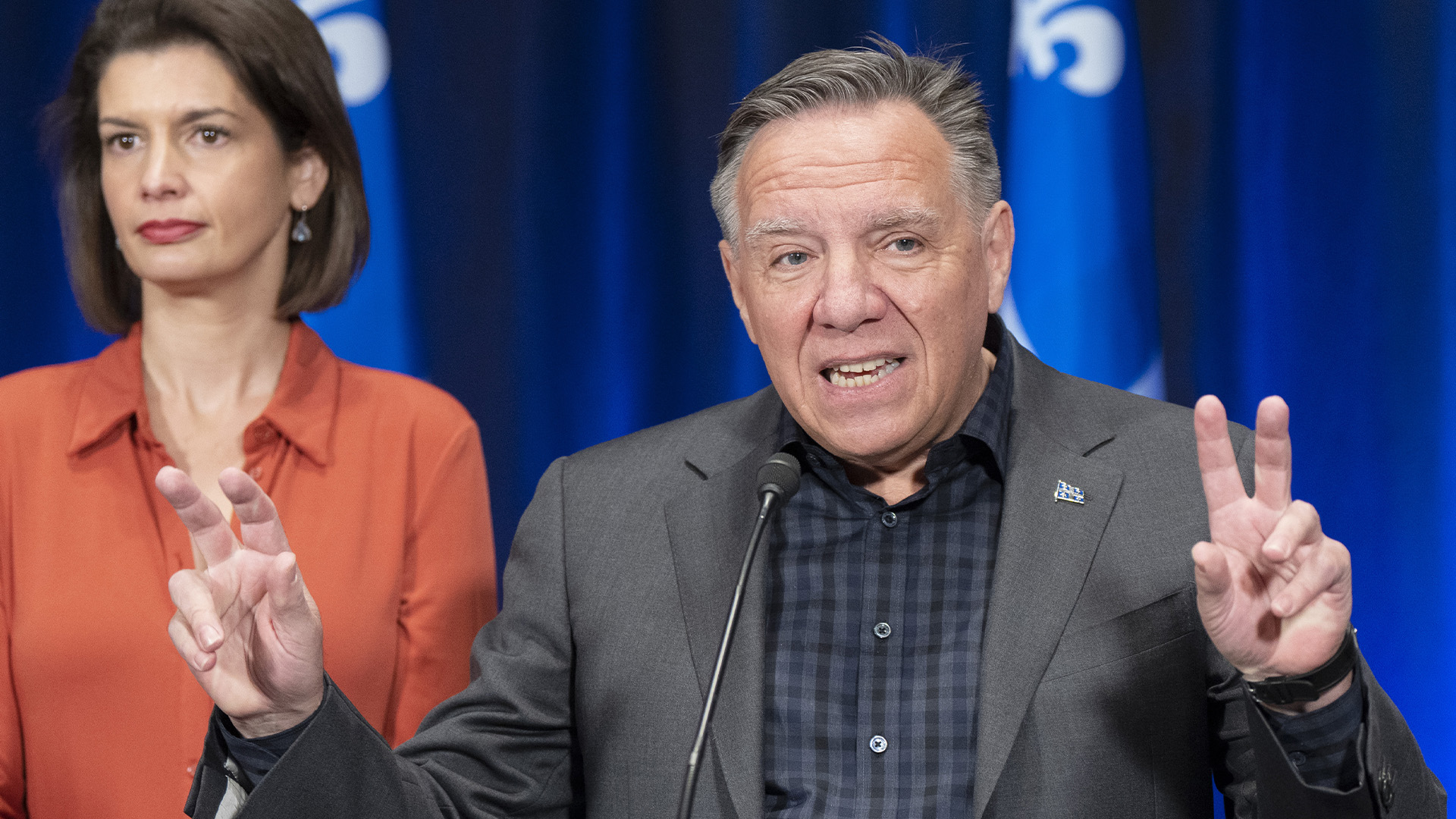 Geneviève Guilbault et François legault lors d'un point de presse en janvier 2023.