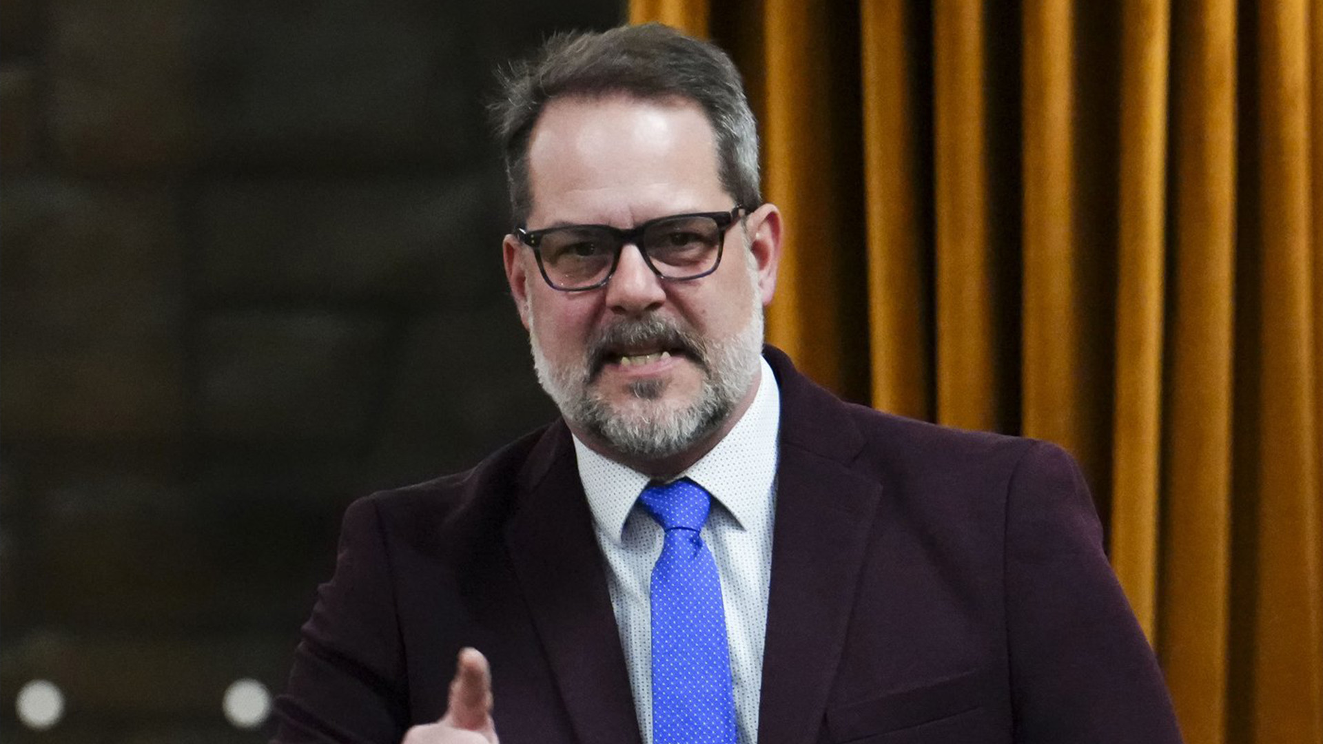 Le député néo-démocrate Alexandre Boulerice se lève pendant la période des questions à la Chambre des communes sur la Colline du Parlement à Ottawa le lundi 6 février 2023.