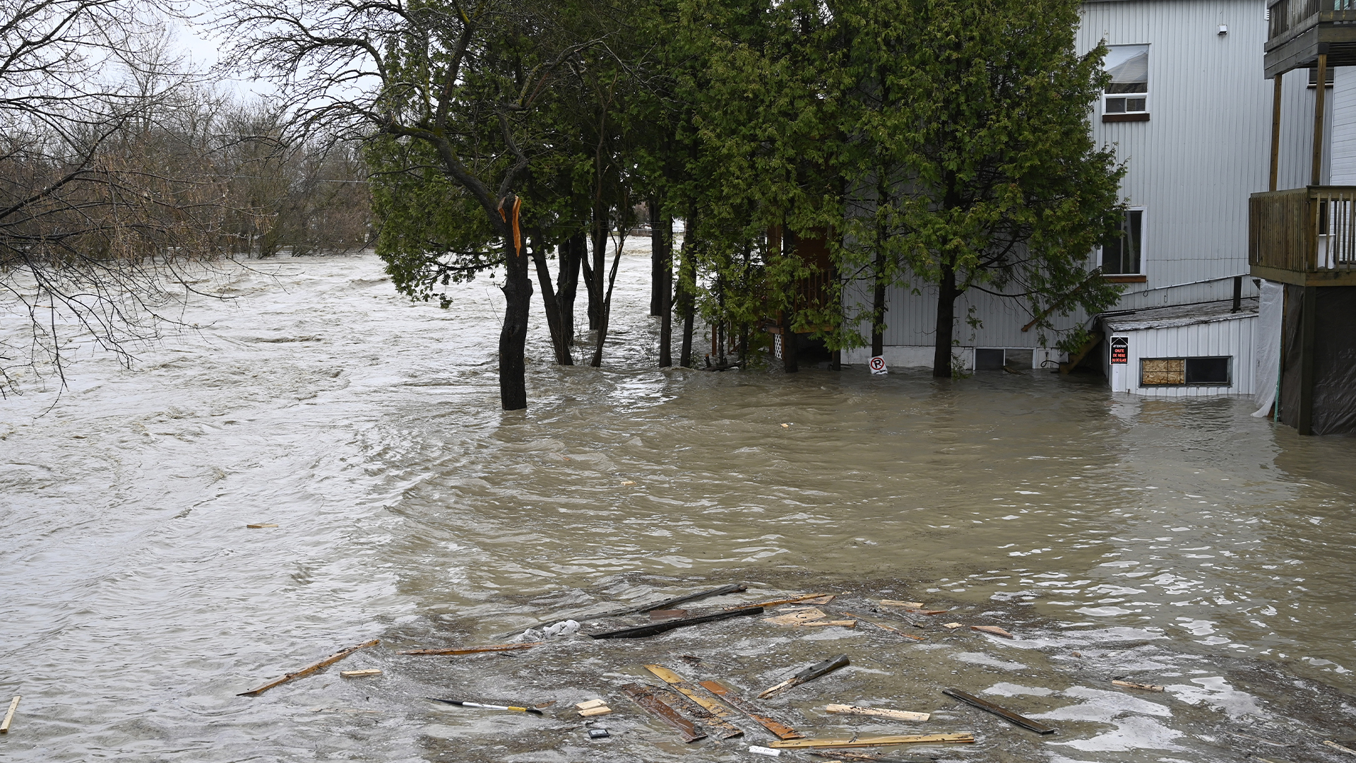 Photo d'une maison inondée à Baie-Saint-Paul