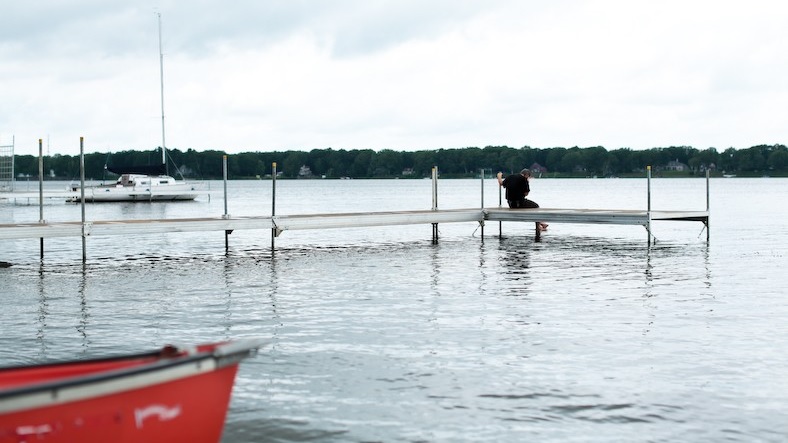 Le temps sec retarde également la saison des bateaux sur le réservoir artificiel de la rivière Saint-François.