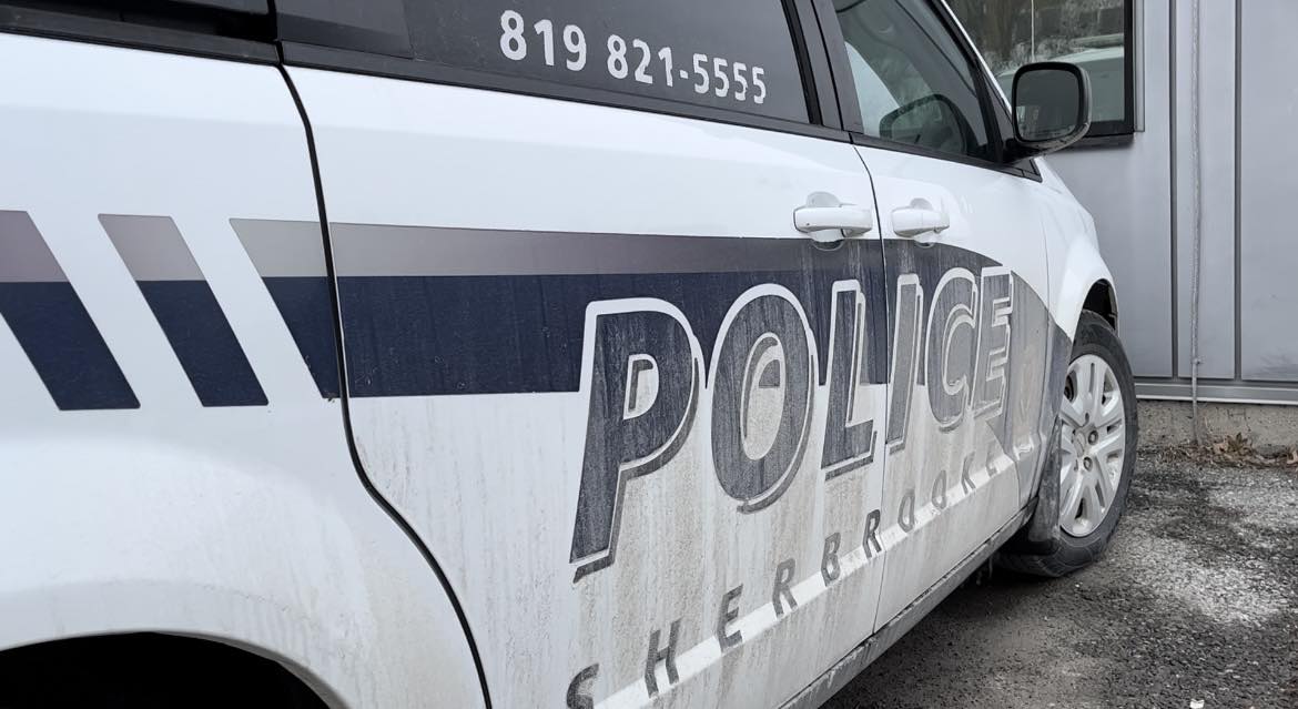 Les policiers du Service de police de Sherbrooke, en collaboration avec ceux de la Régie de police de Memphrémagog, ont saisi pas moins de 1000 comprimés d'ordonnance à Sherbrooke, ce mercredi.