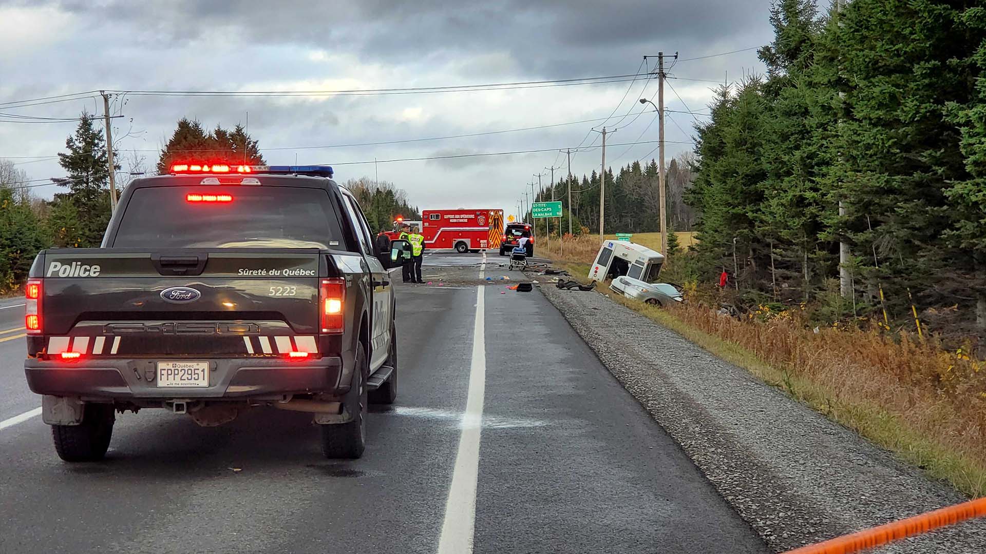 Collision entre un minibus et une voiture dans Charlevoix, en octobre 2022.