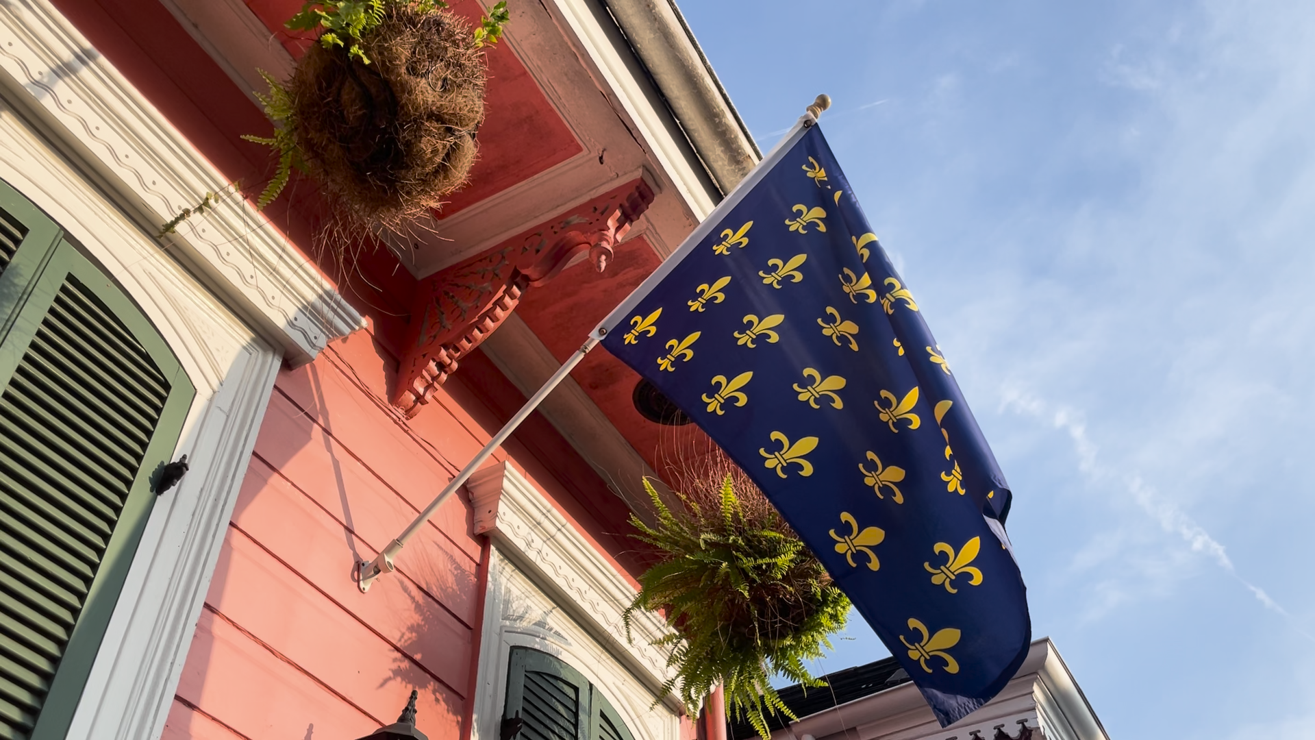 En Louisiane, la fleur de lys est omniprésente, rappelant le passé français de la région.