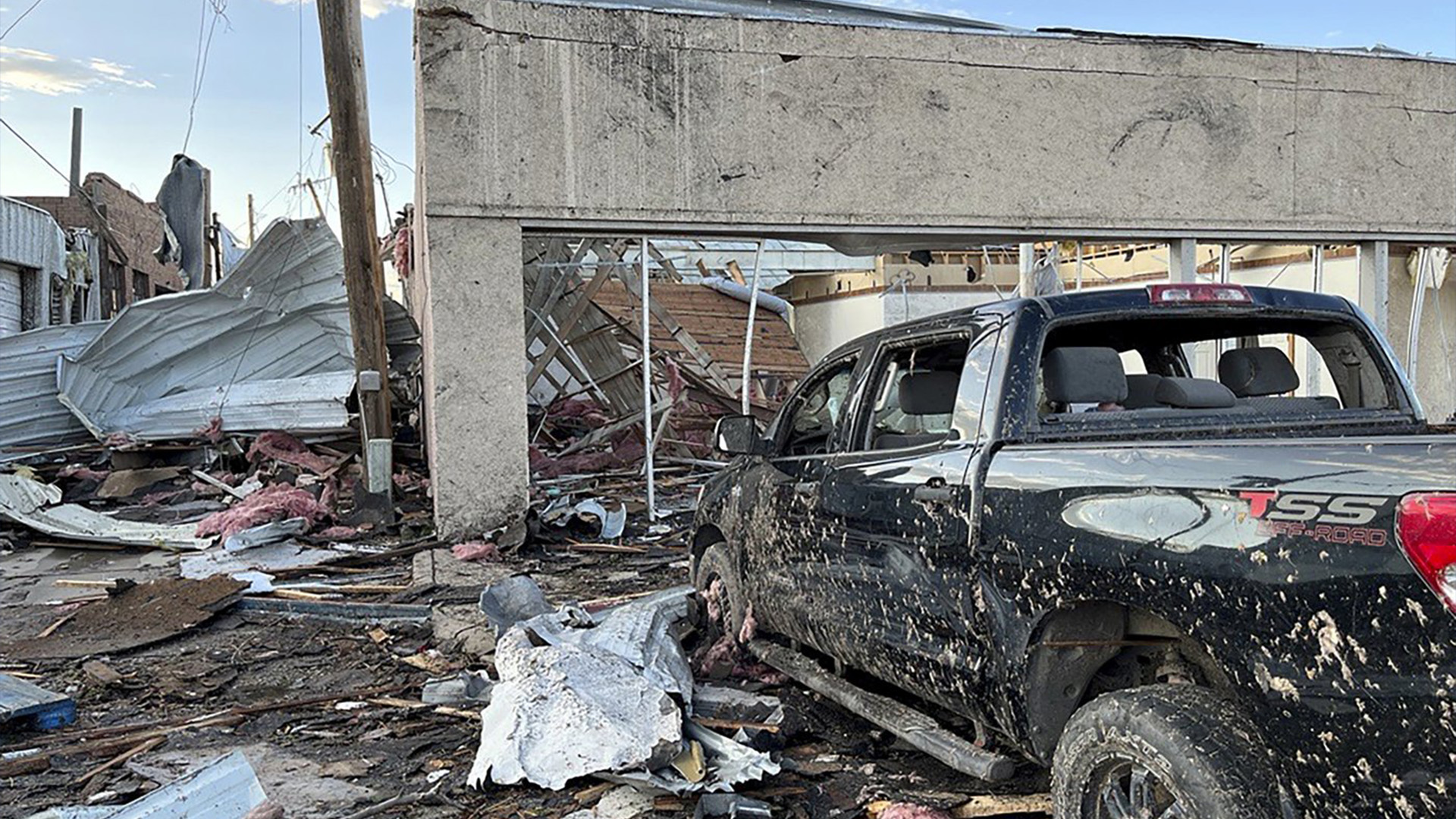 Le mauvais temps se déplace maintenant vers l'Oklahoma. Les météorologues mettaient en garde, vendredi, contre des orages potentiellement violents au Texas, dans l'Oklahoma, en Louisiane et ailleurs.