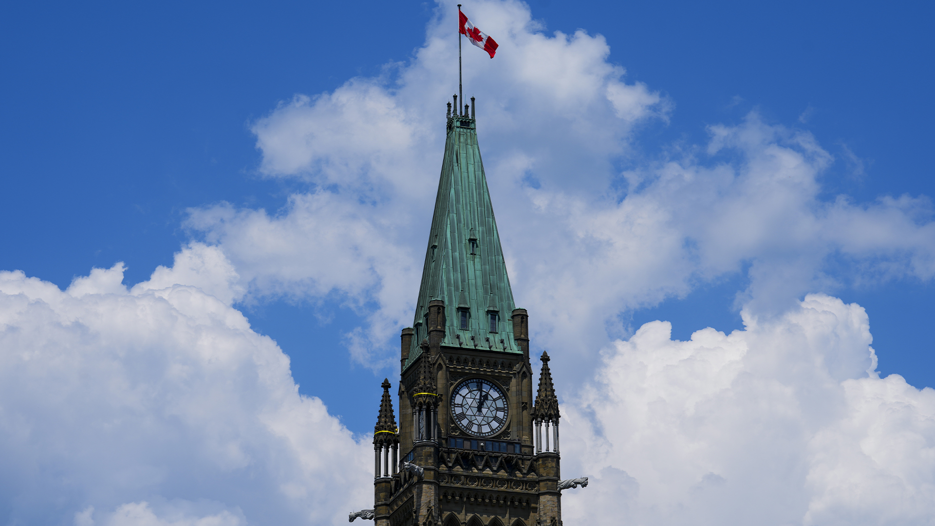 La tour de la paix sur la colline du Parlement à Ottawa, le 1er juin 2023.