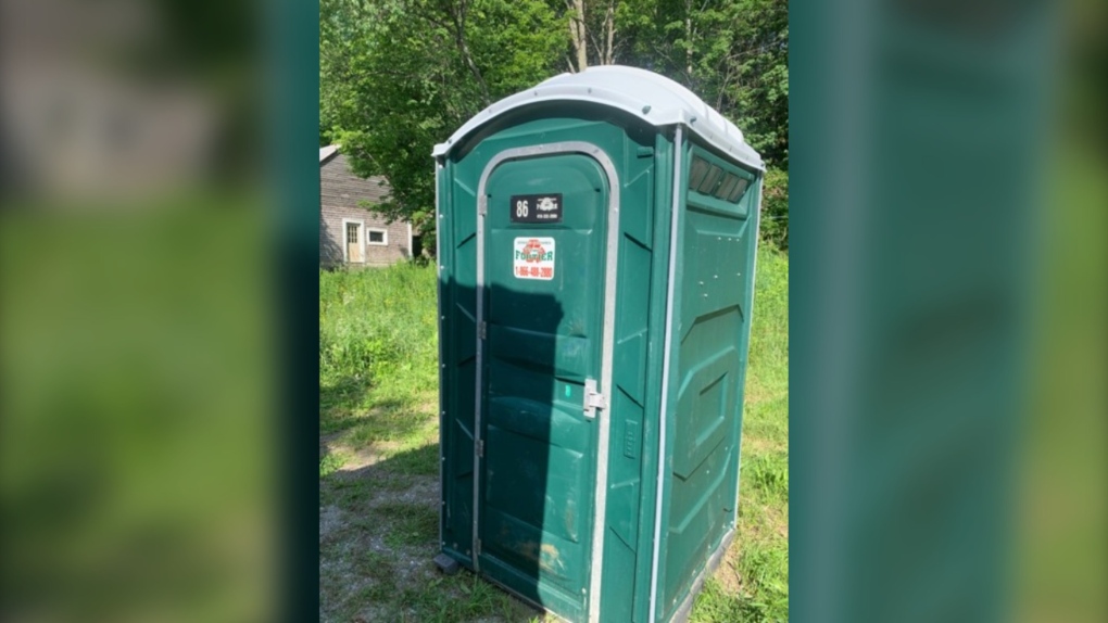 La recherche d'une toilette portative disparue est en cours près de Saint-Ferdinand, une ville située dans la région du Centre-du-Québec.