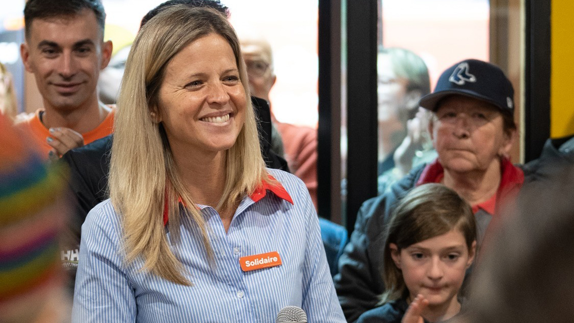 Cette candidature survient au moment où plusieurs voix se sont élevées au sein du parti pour demander aux militants de la circonscription de choisir une femme plutôt qu'Olivier Bolduc.