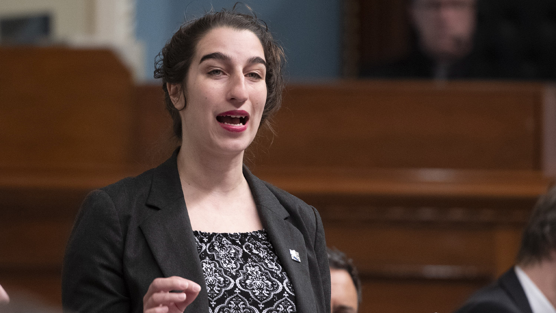 Sur la photo, Émilise Lessard-Therrien lors d'une période de questions, le mercredi 3 avril 2019 à l'Assemblée législative à Québec. 