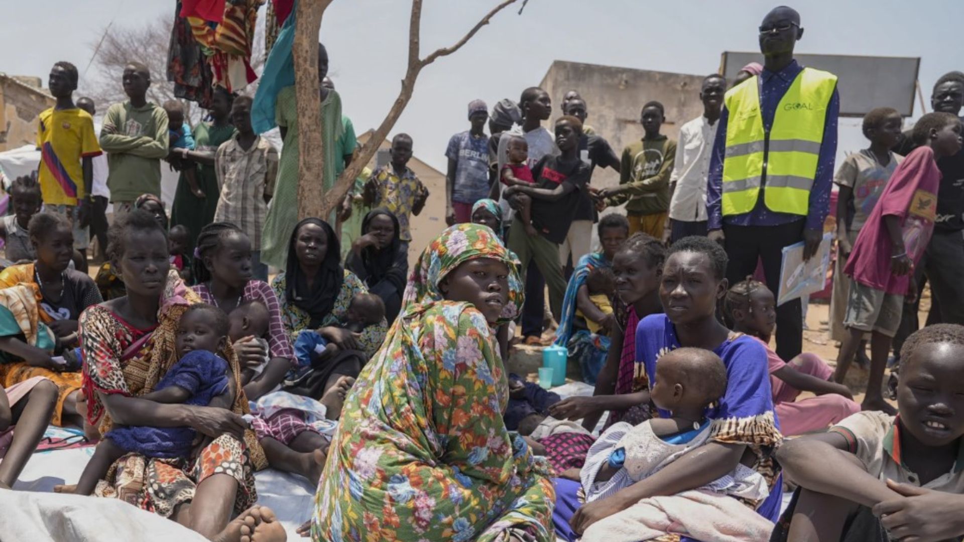 Le Soudan est plongé dans le chaos depuis la mi-avril, lorsque les tensions latentes entre le chef militaire, le général Abdel-Fattah Burhan, et le commandant des FSR, le général Mohamed Hamdan Dagalo, ont explosé en guerre ouverte.