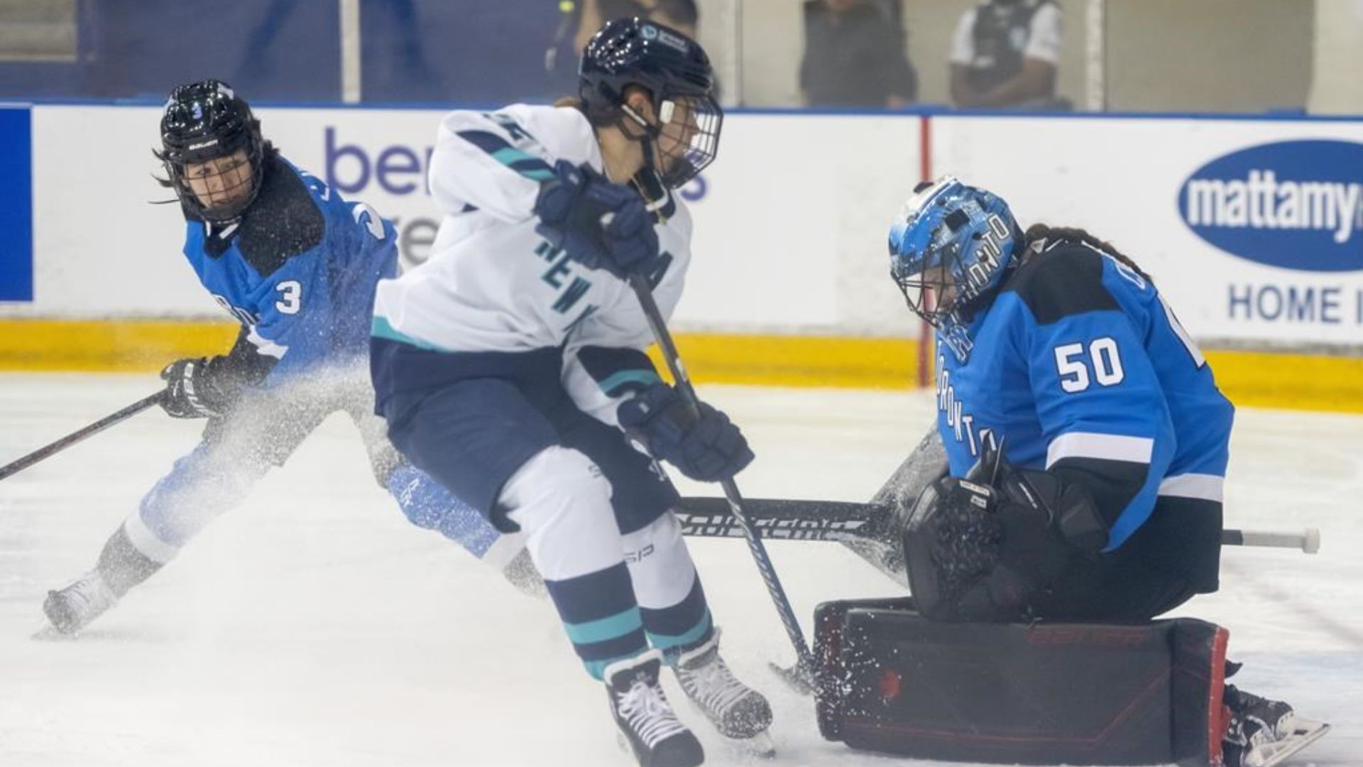 Corinne Schroeder Makes History with First Shutout in New Women’s Hockey League