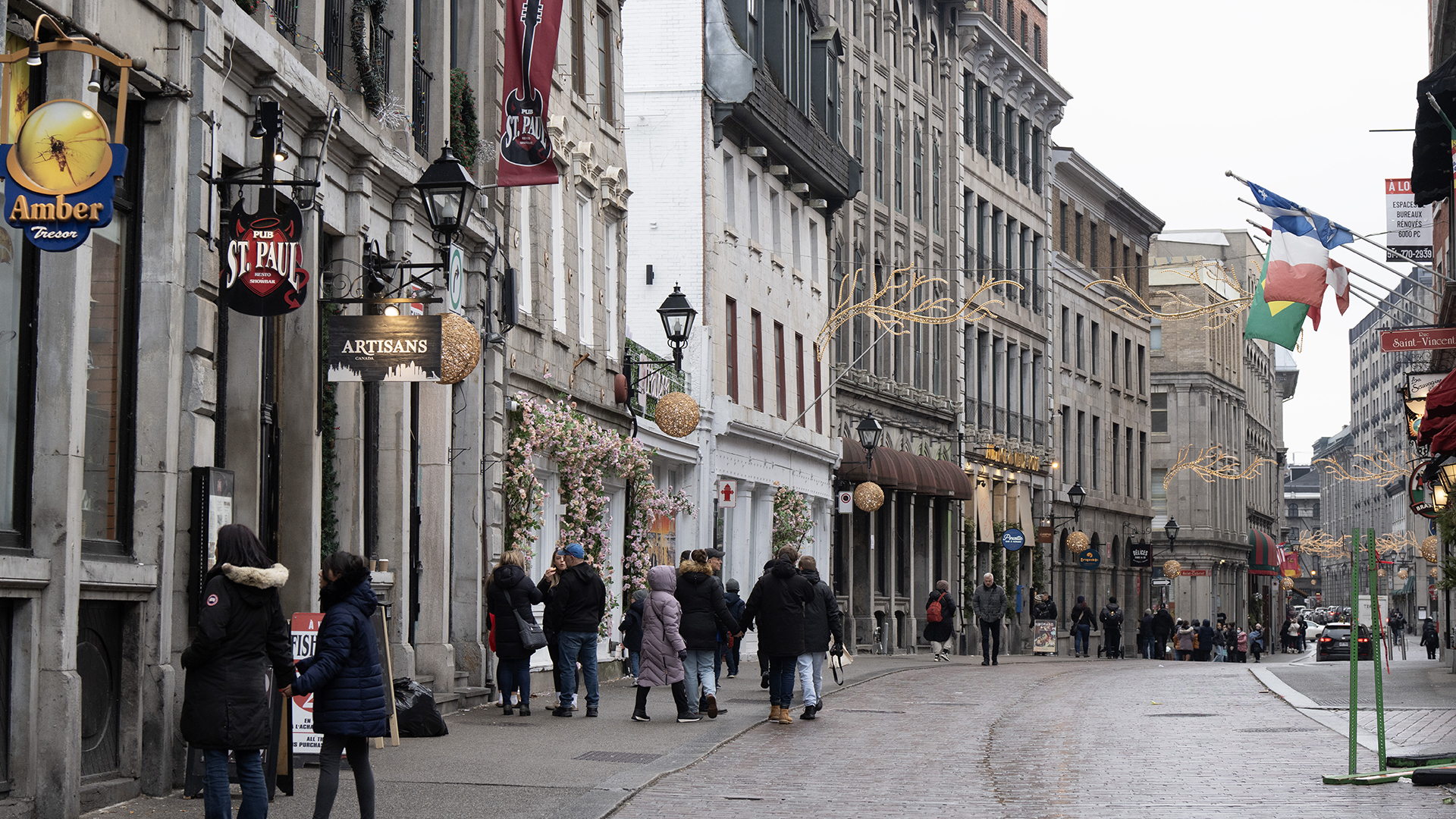 On M Avait Promis De La Neige Le D But De L Hiver 2024 Au Qu Bec   Rue Vieux Montreal 3 Jan 2024 Pc 