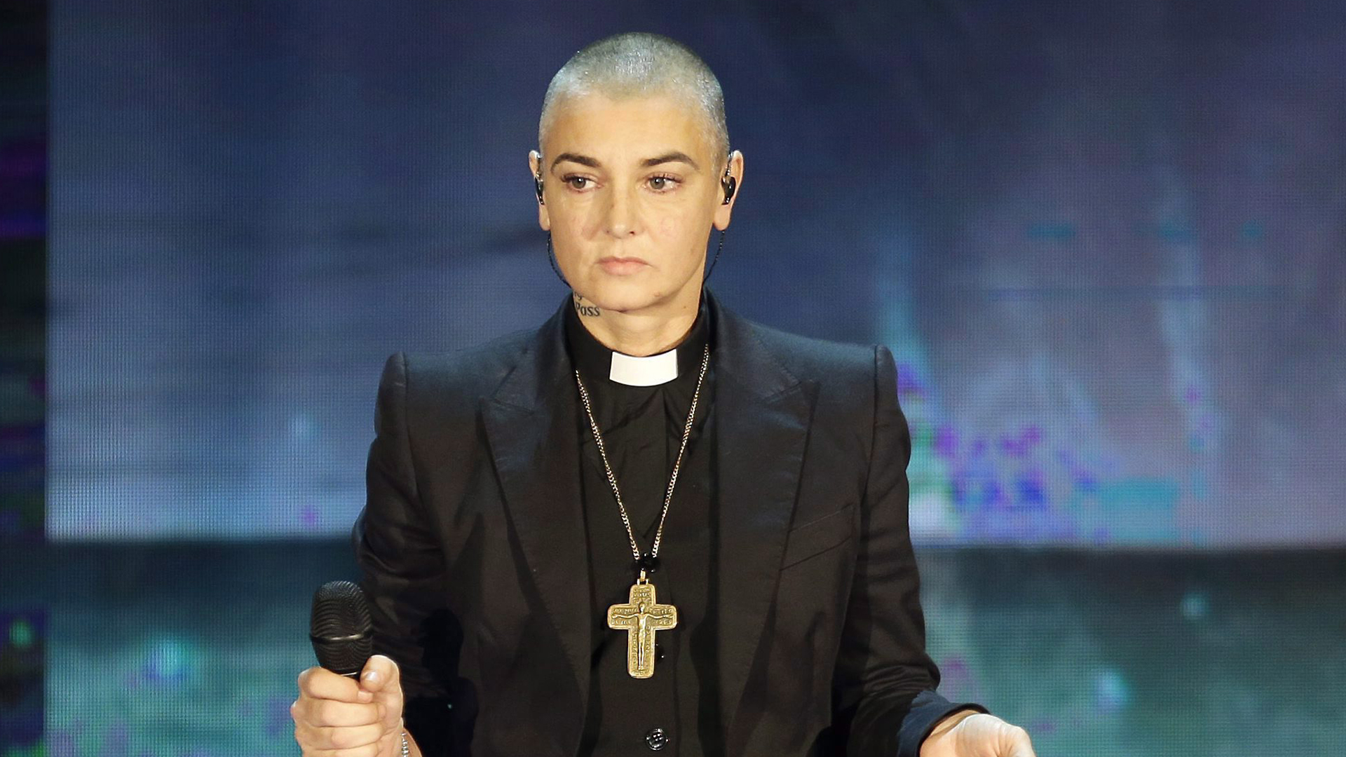 La chanteurse Sinead O'Connor en performance à Milan, en Italie, en 2014.