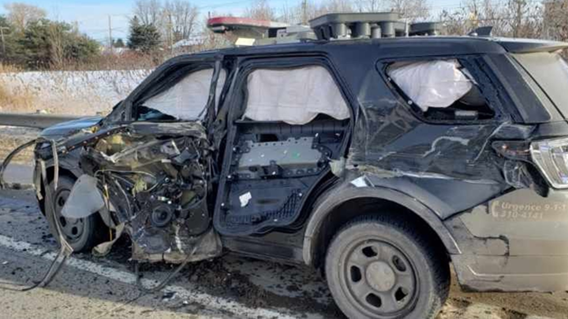 Un conducteur a heurté une autopatrouille de la SQ, le 11 janvier 2024, à St-Apollinaire.