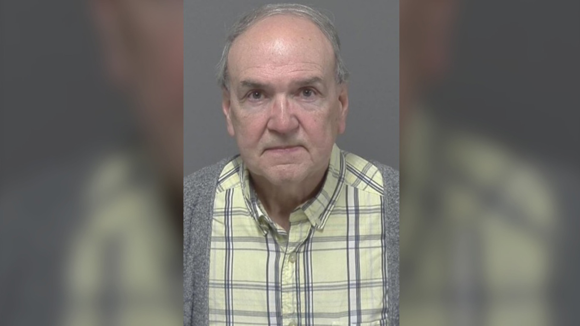 Selon la police de Montréal, Robert Charpentier, 74 ans, est accusé d'infractions sexuelles liées à des incidents survenus entre 1980 et 1990.