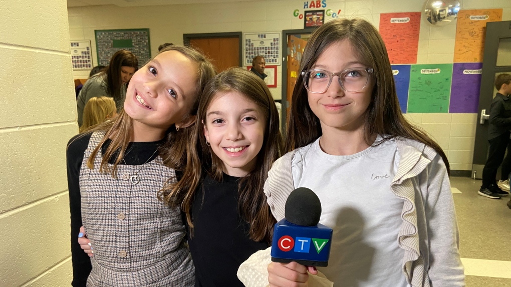 Les élèves de 4e année Jade Campbell, Isabella Morello et Caliana Fabiano faisaient partie des organisateurs de la danse Winter Wonderland qui a récolté des fonds pour l'hôpital Shriners. 