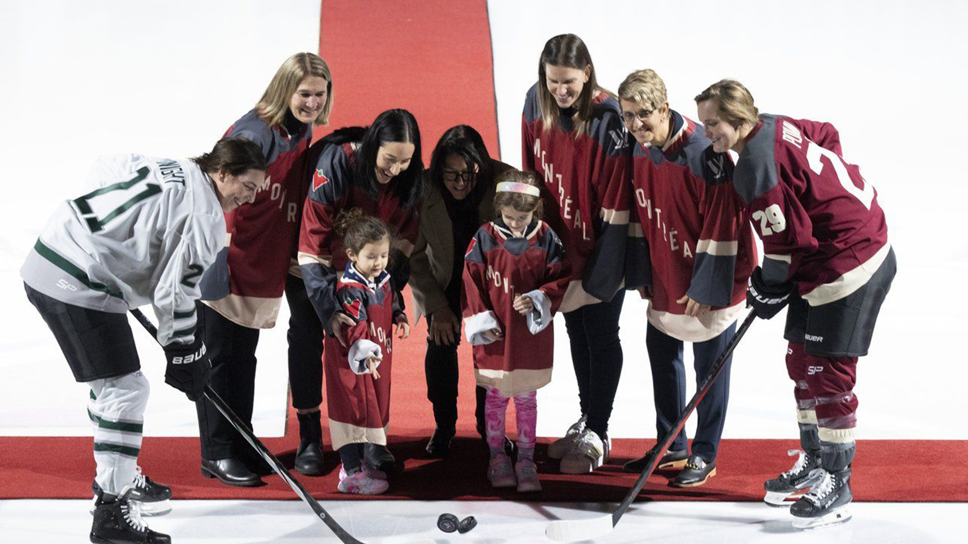 LPHF les pionnières du hockey féminin vivent le bonheur Noovo Info