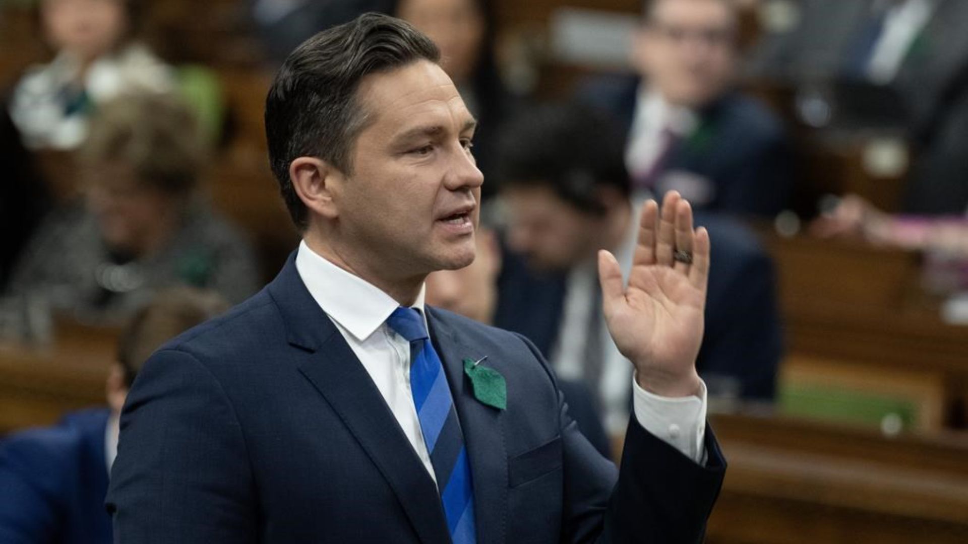 Les propos de M. Poilievre sont «irresponsables et imprudents», a lancé le ministre du Développement international, Ahmed Hussen, en mêlée de presse à son arrivée à la Chambre des communes.