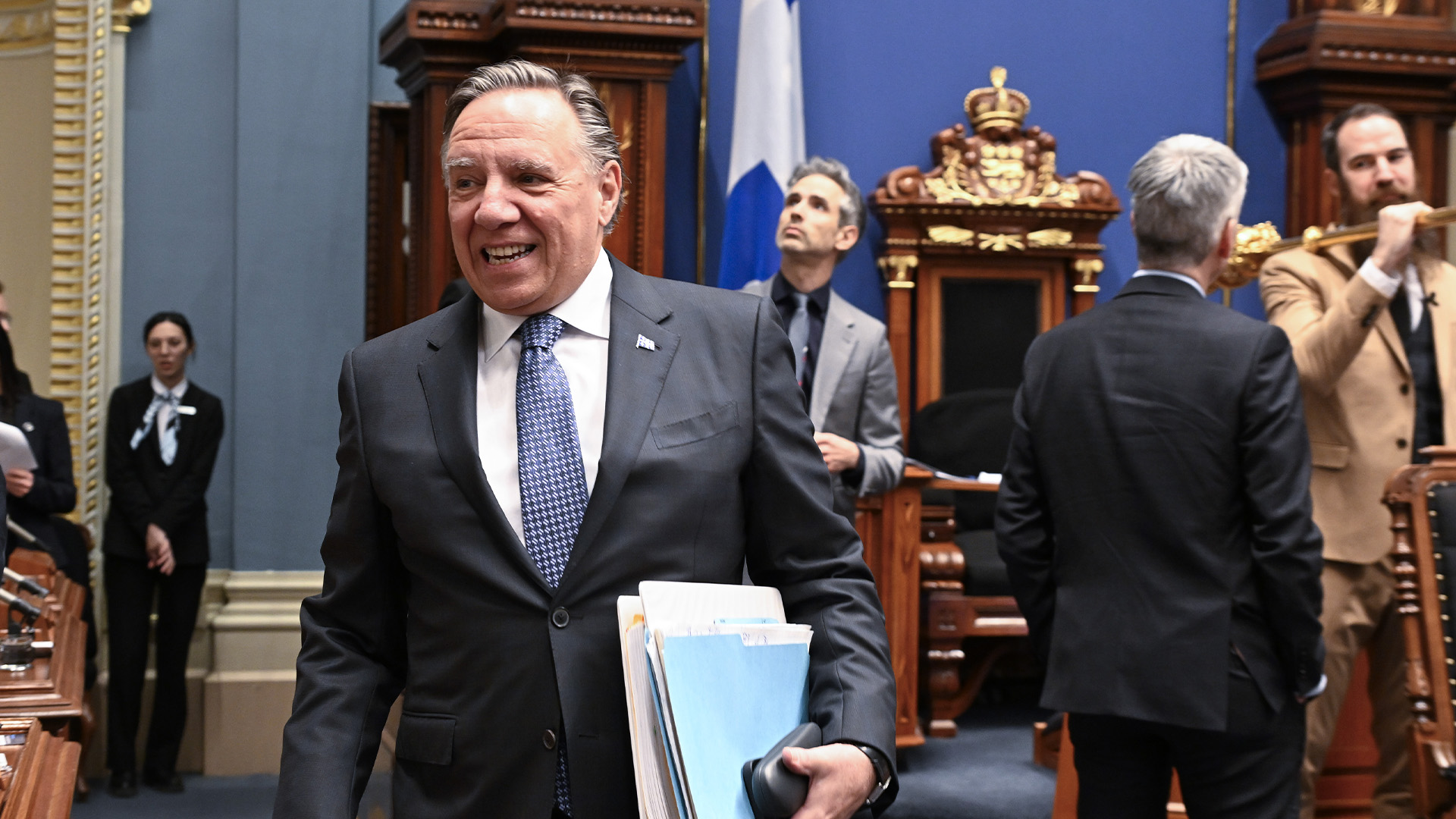  Alors que la CAQ est au centre de la controverse depuis deux semaines pour ses pratiques de financement, François Legault a affirmé que son parti ne récoltera plus de dons de la part des citoyens. En 2023, la CAQ a amassé un peu plus de 800 000 $ en contributions populaires.