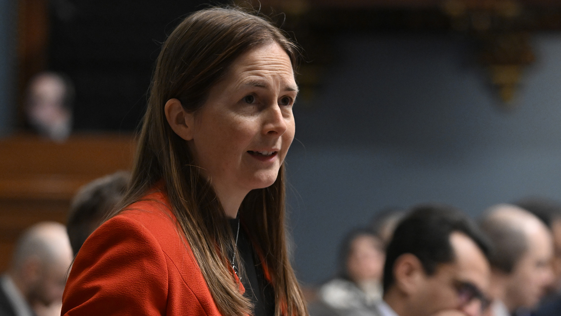 La députée libérale du Québec Virginie Dufour interroge le gouvernement lors de la période des questions, à l'Assemblée législative de Québec, le mardi 31 octobre 2023.