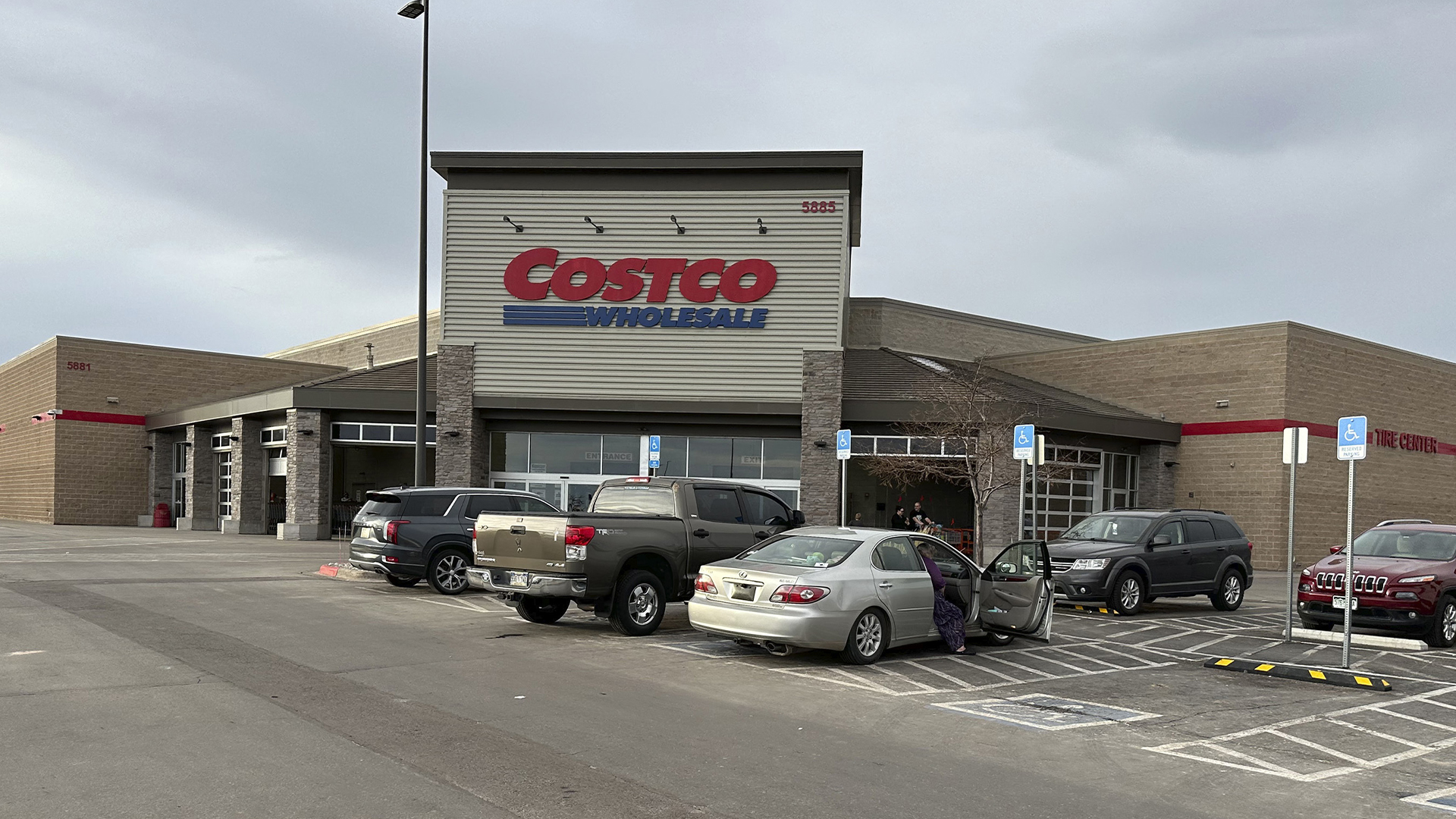 Un dirigeant de Costco a affirmé que le détaillant en alimentation a réduit les prix de centaines d'articles depuis le début de 2023.