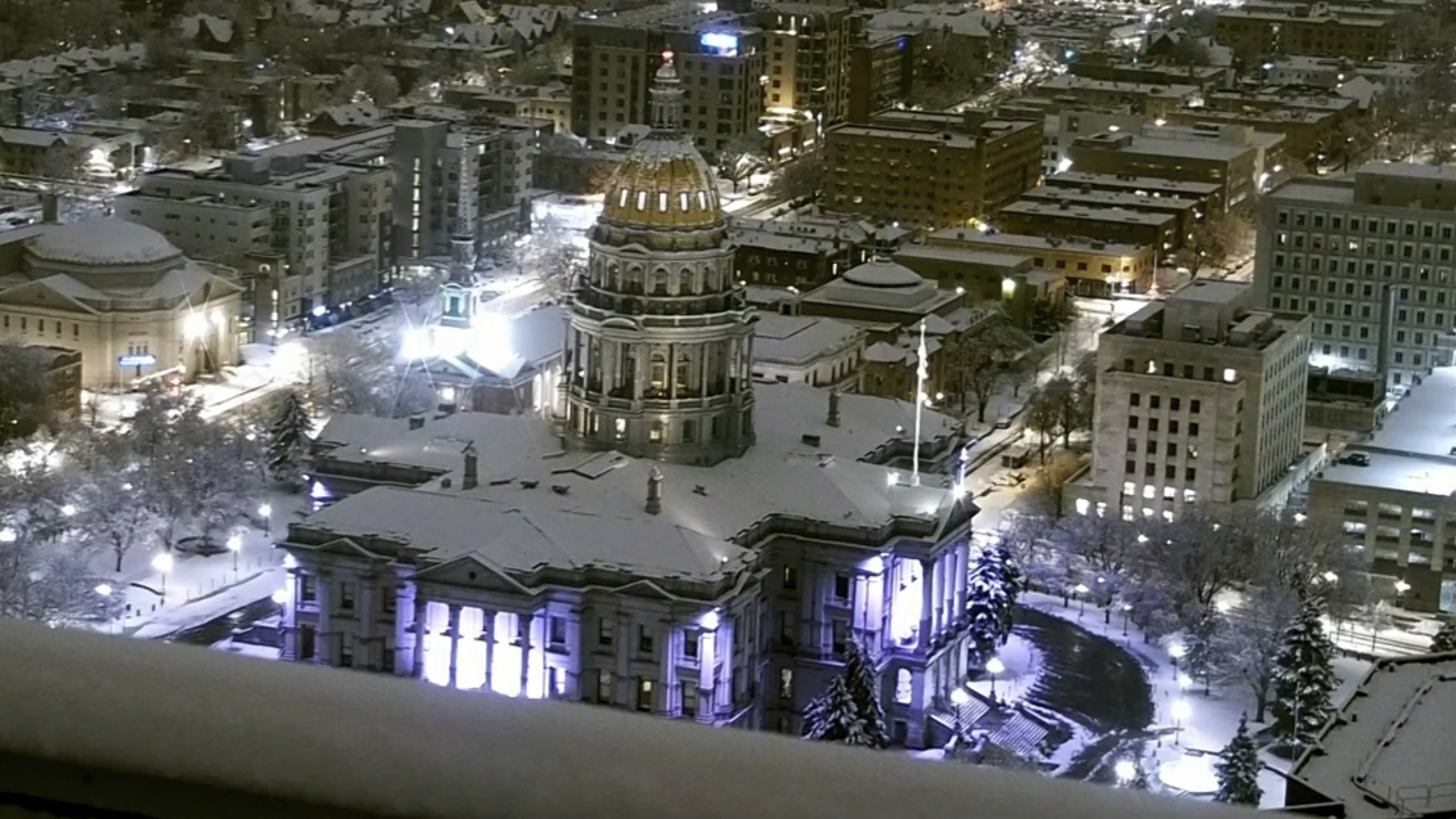 La tempête, qui a commencé mercredi soir, ne devrait pas se calmer avant vendredi.