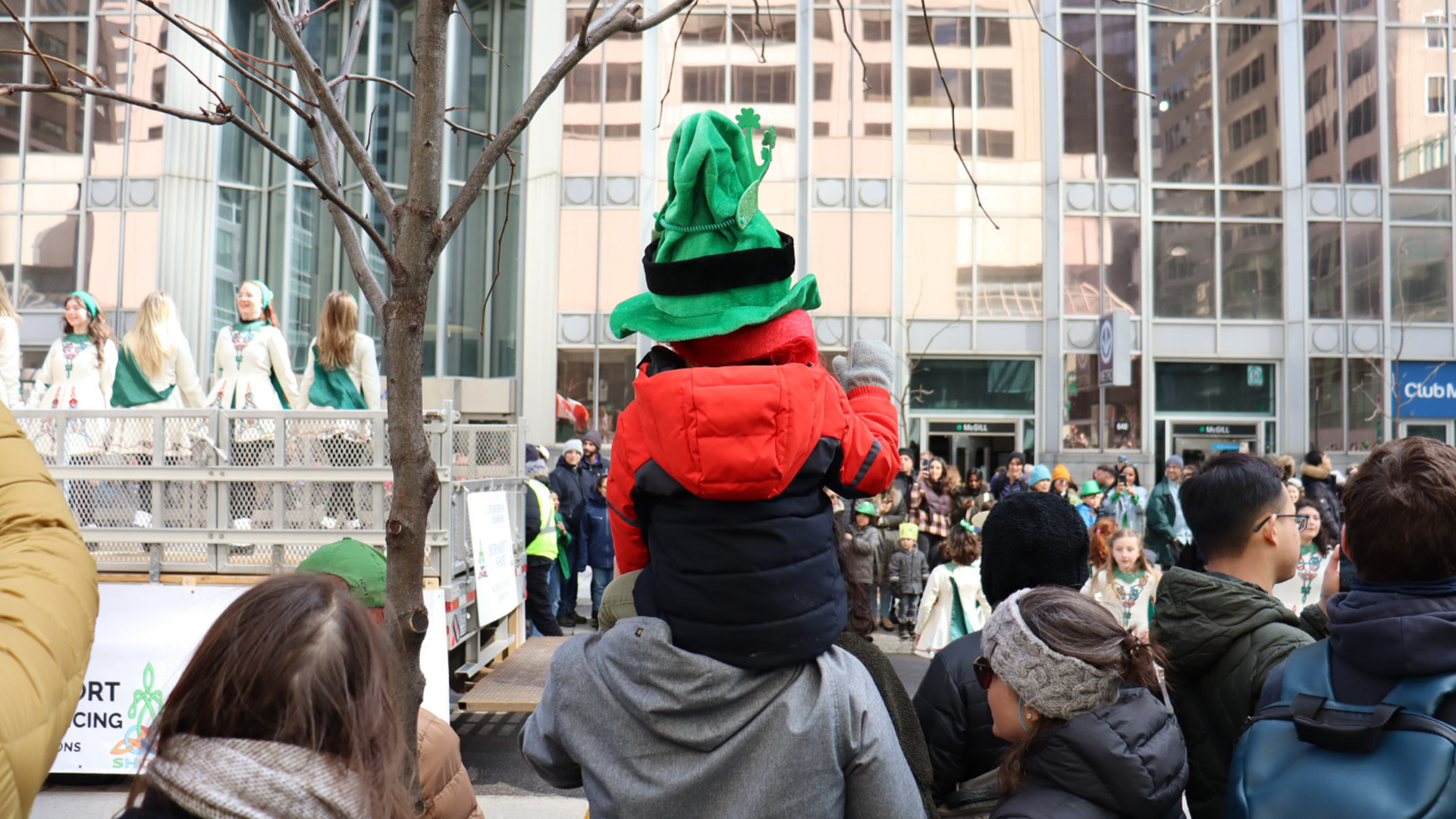 Le traditionnel défilé de la Saint-Patrick avait lieu le 17 mars 2024 à Montréal.