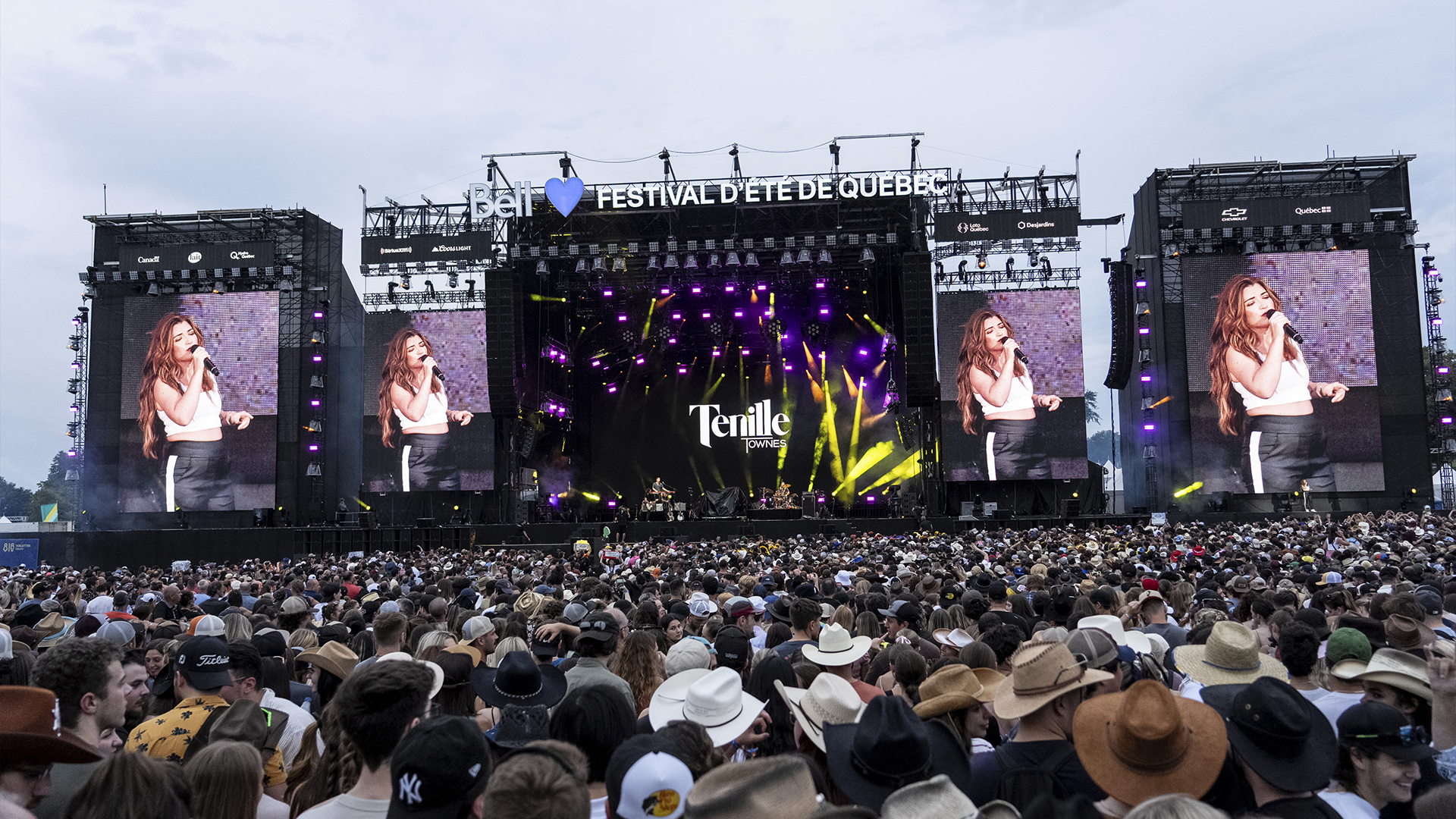 Tenille Townes performe au Festival d'été de Québec, le dimanche 9 juillet 2023, sur les plaines d'Abraham à Québec.