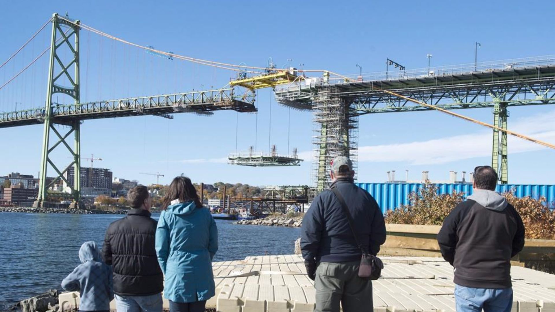 Pont Angus L. Macdonald à Halifax