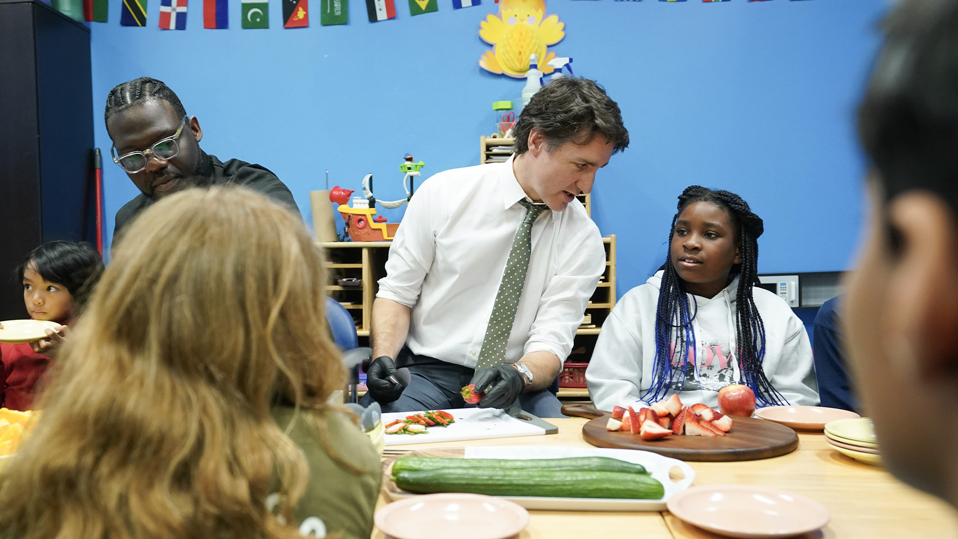 Le premier ministre Justin Trudeau a annoncé que le gouvernement fédéral prévoit consacrer 1 milliard $ au cours des cinq prochaines années à un programme alimentaire national.