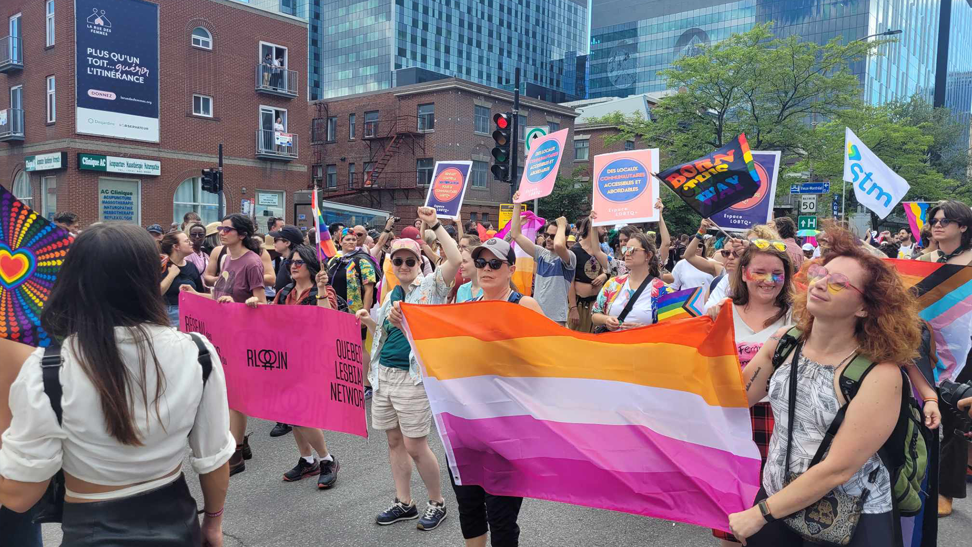 La 42e Journée de visibilité lesbienne était soulignée vendredi et doit être célébrée samedi après-midi, au Bain Mathieu de Montréal.